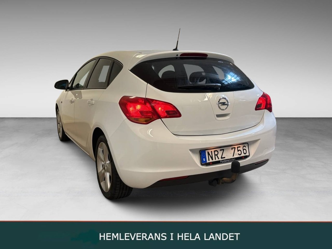Opel Astra 2011, kuva 6/10
