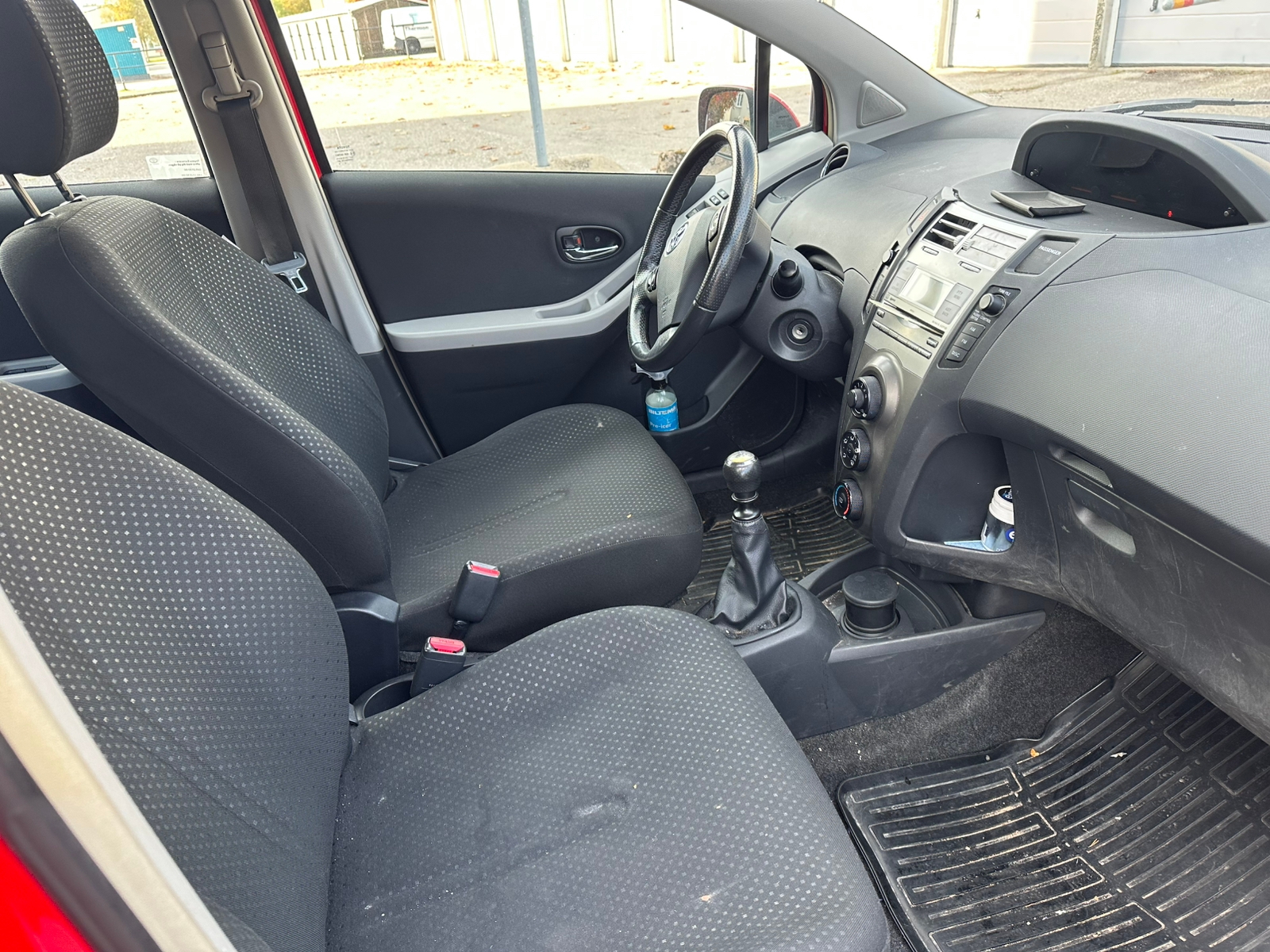 Toyota Yaris 2011, bild 4/5