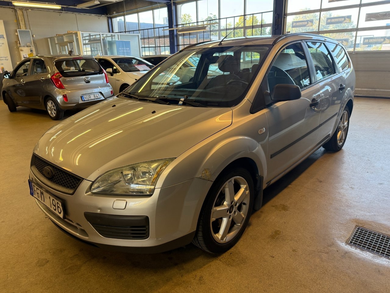Ford Focus Kombi 2.0 AUTOMAT 2007, bild 2/10