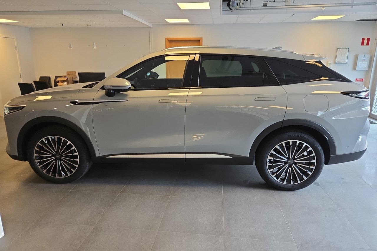 Omoda 5 1.5T + 34.46 kWh AWD DHT Euro 6 2026, bild 5/10