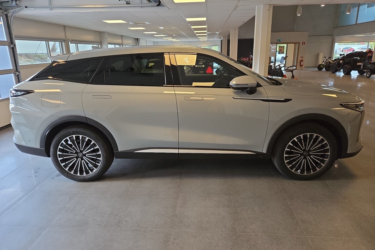 Omoda 5 1.5T + 34.46 kWh AWD DHT Euro 6 2026, bild 6/10