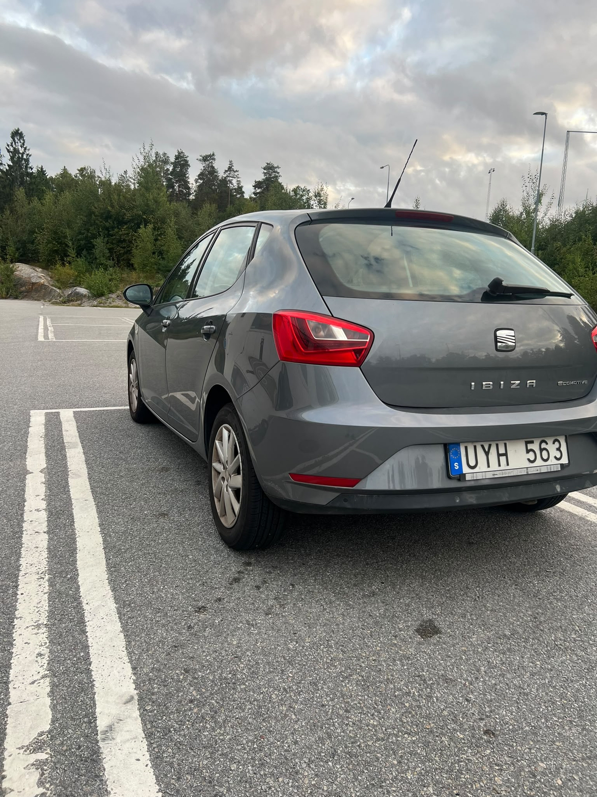 Seat Ibiza 1.2 TSI Manuell 2013, bild 2/7
