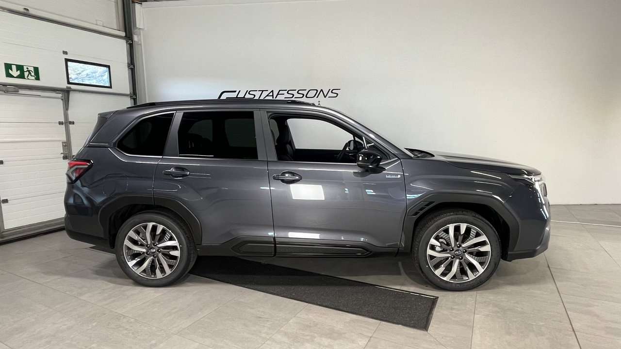 Subaru Forester e-Boxer Limited 2026, kuva 3/10