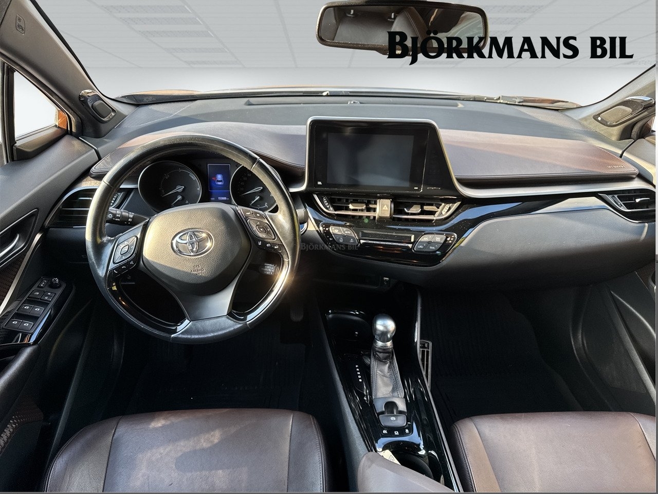Toyota C-HR Hybrid CVT 122hk 2017, photo 7/10