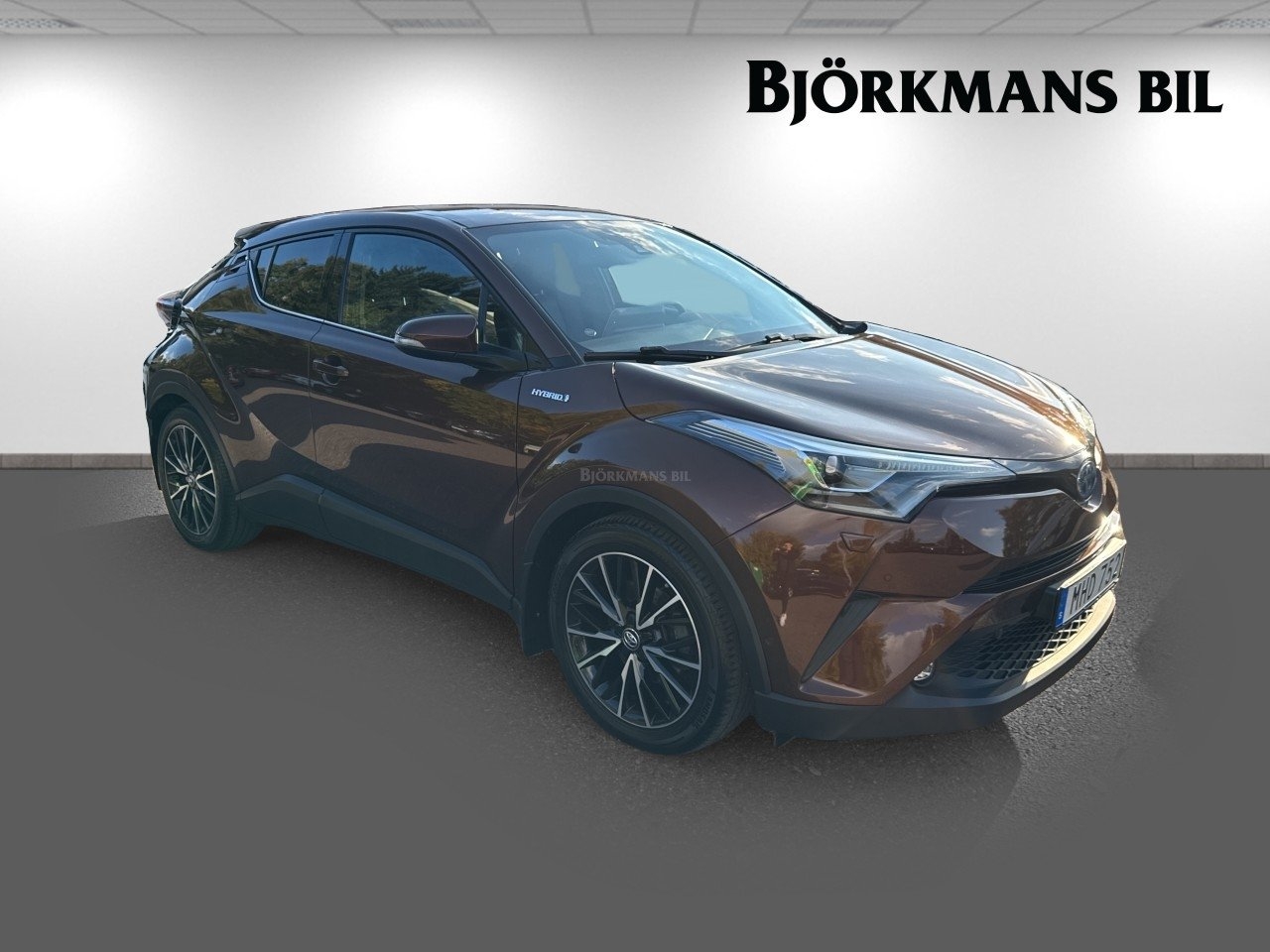 Toyota C-HR Hybrid CVT 122hk 2017, photo 6/10