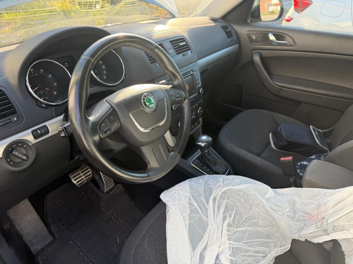 Skoda Yeti 1.2 TSI DSG Sekventiell 2012, bild 3/5