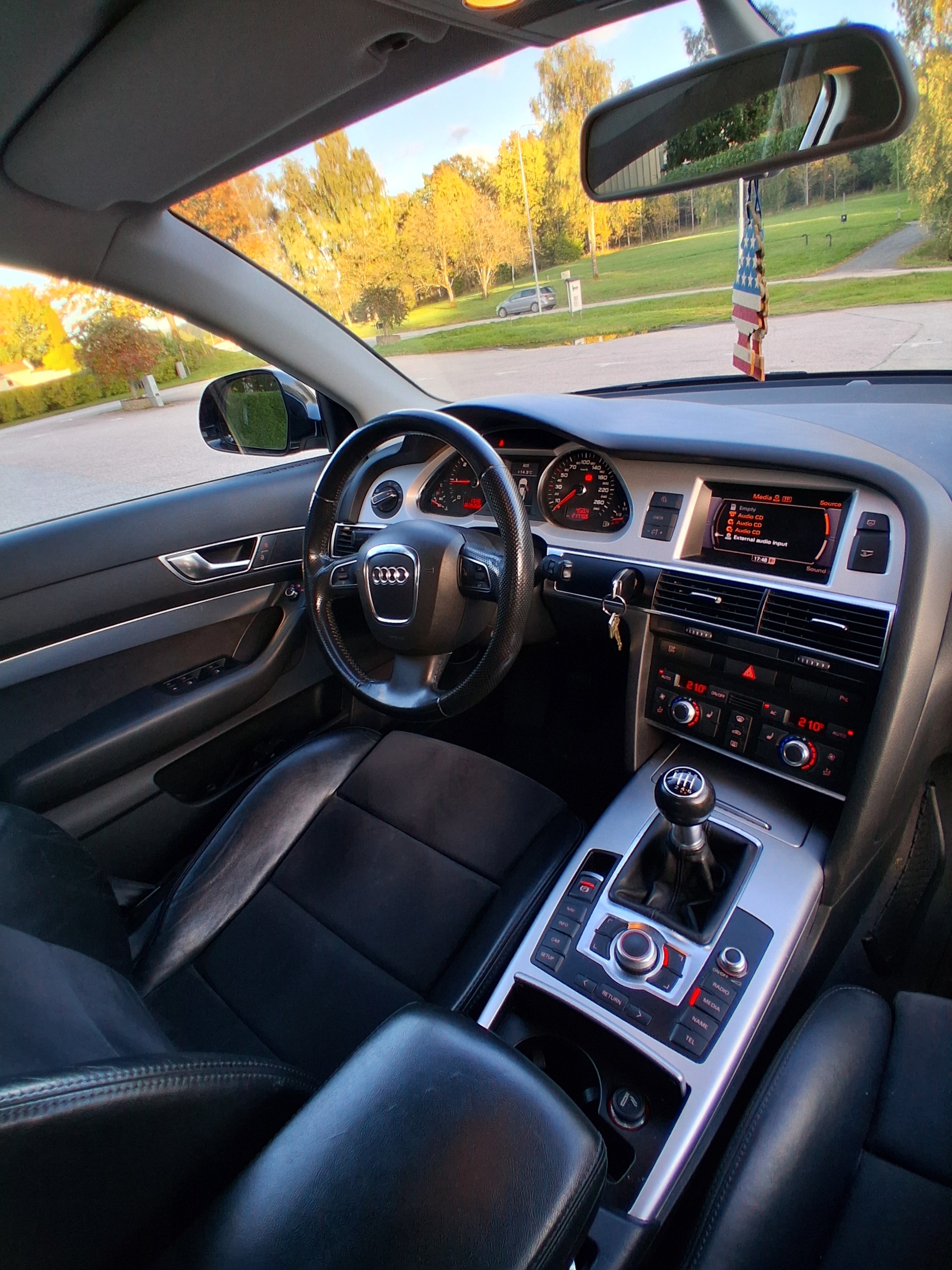 Audi A6 Sedan 2.0 TDI e Manuell 2011, bild 6/10