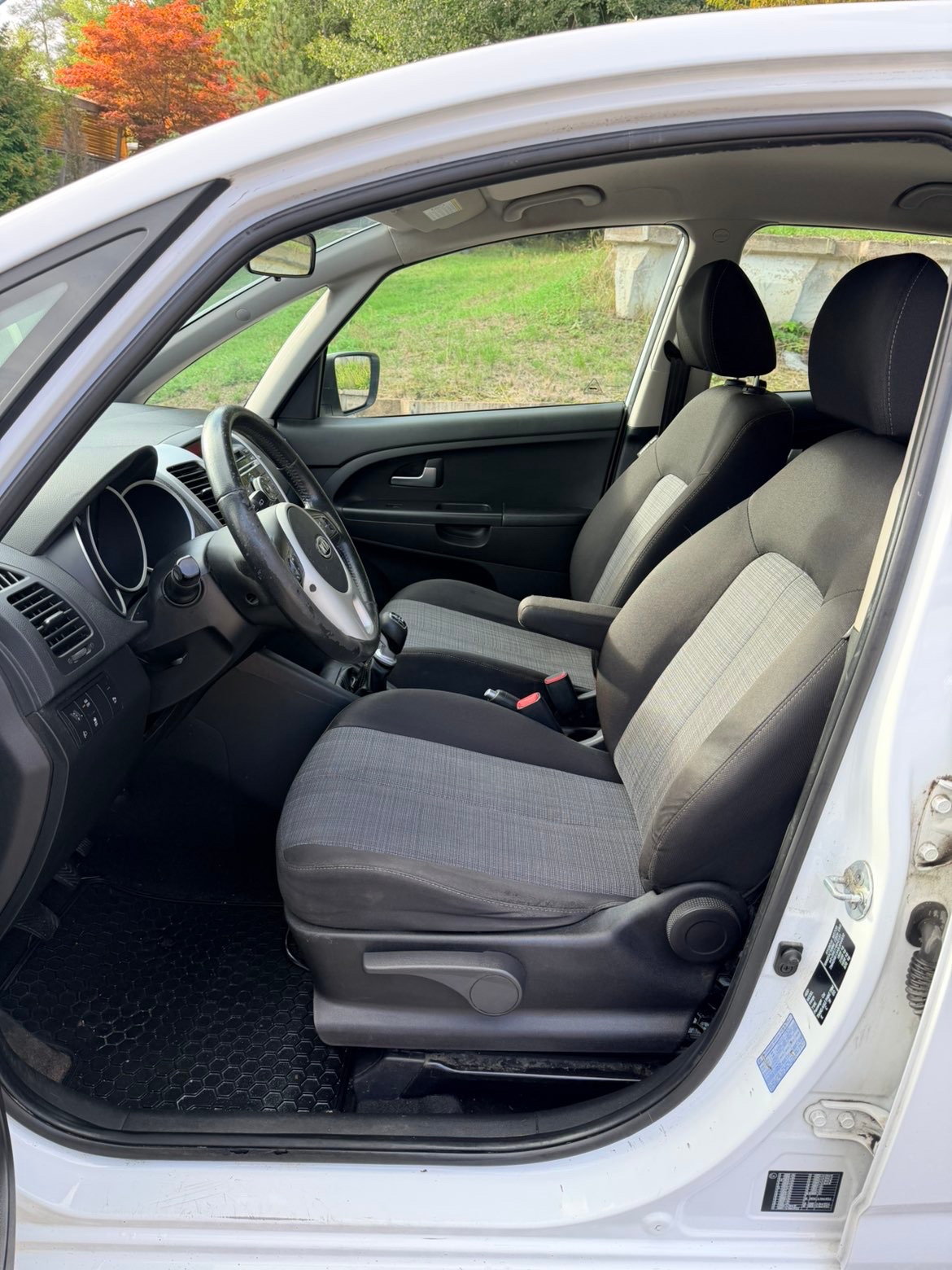 Kia Venga 1.4 CRDi Manuell 2011, bild 7/9