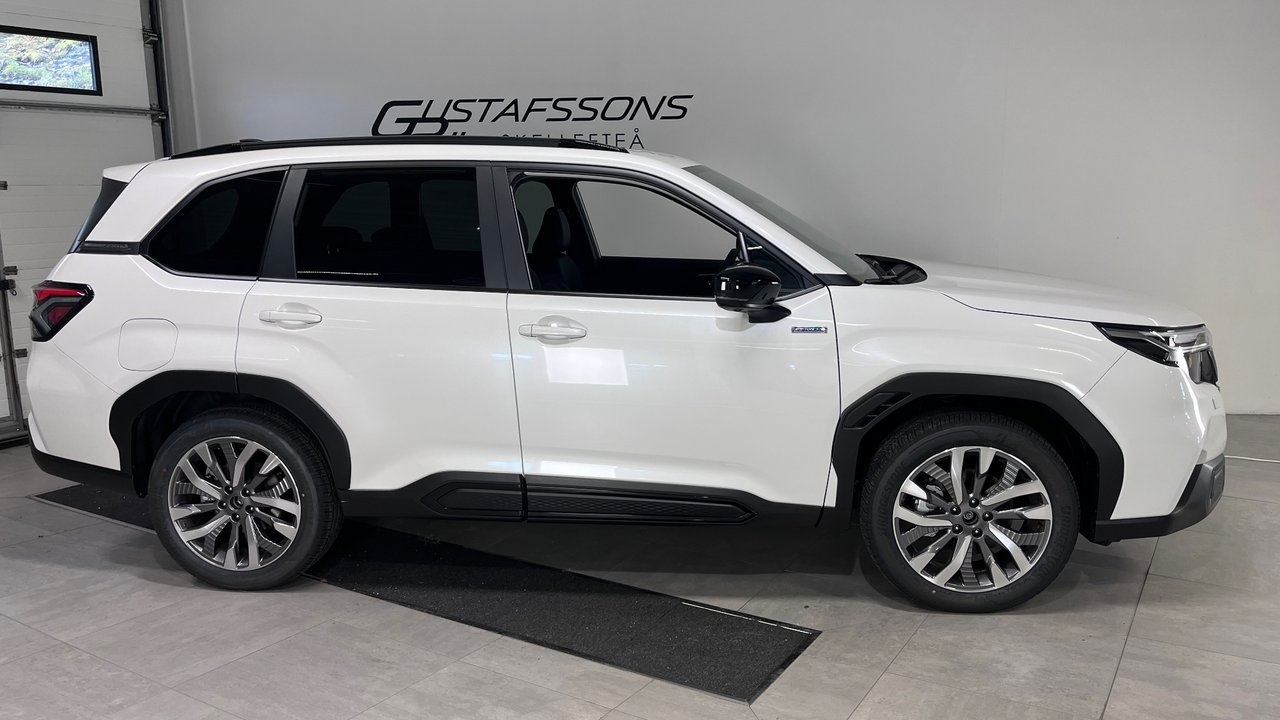 Subaru Forester e-Boxer Limited 2026, kuva 3/10