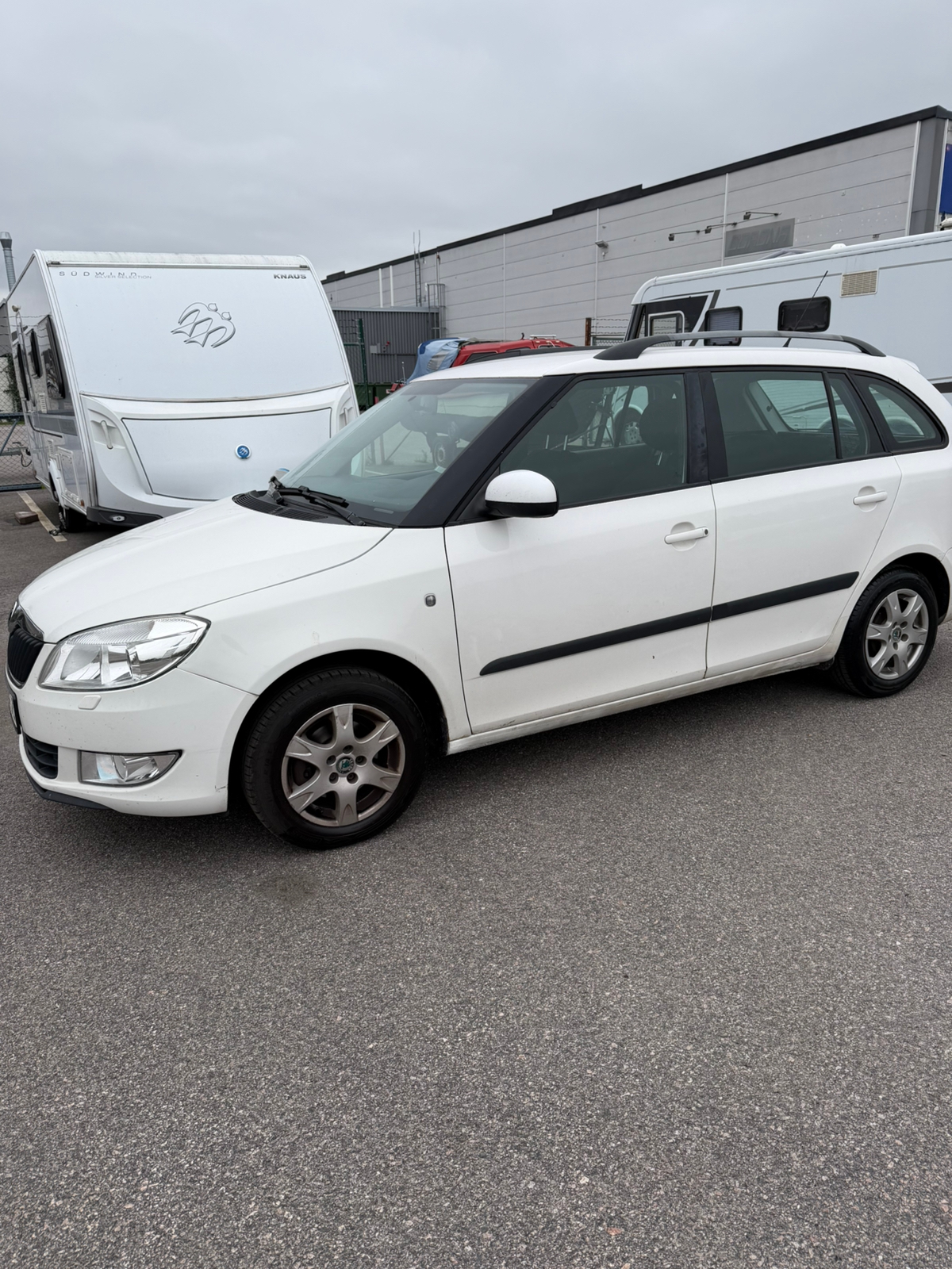 Skoda Fabia Kombi 1.2 12v Manuell 2011, bild 2/5