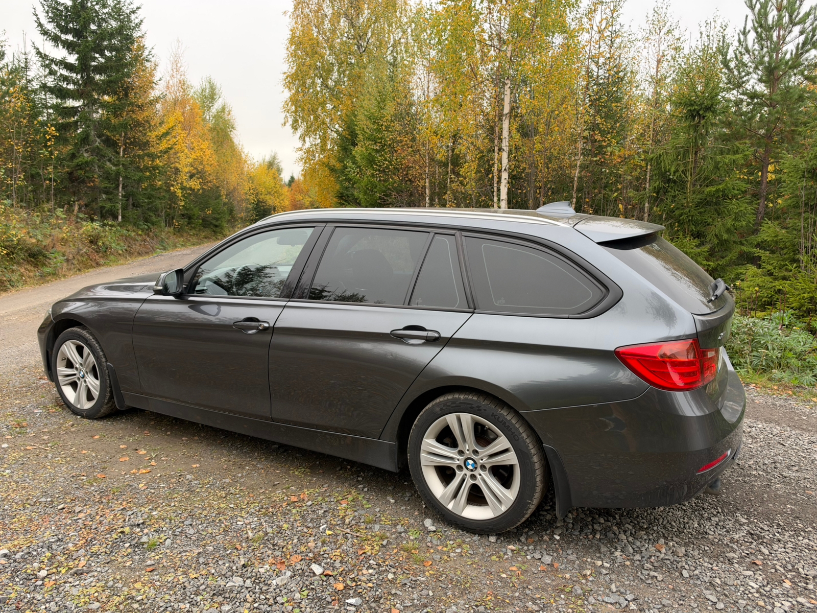 BMW 320 d xDrive Touring Steptronic 2015, bild 3/6