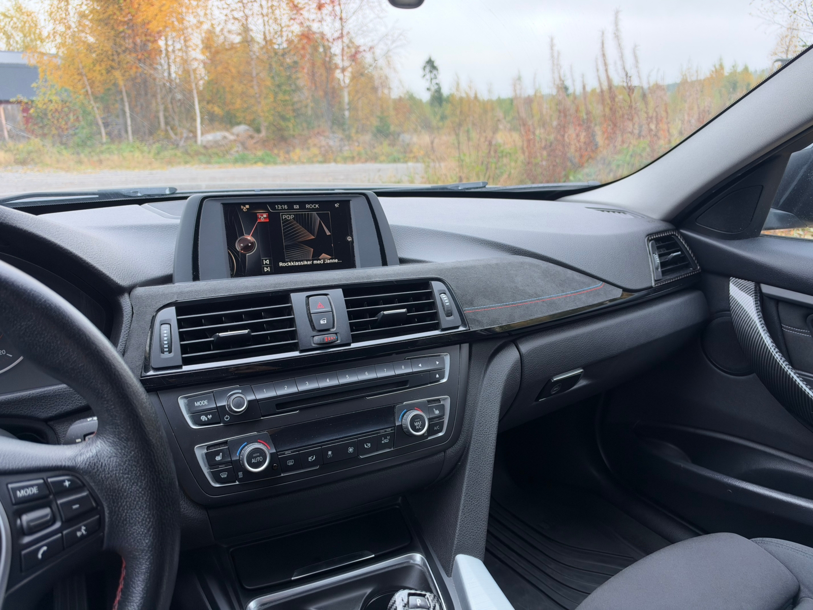 BMW 320 d xDrive Touring Steptronic 2015, bild 6/6