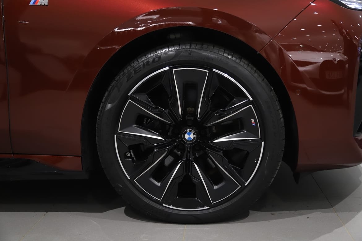 BMW i7 2024, kuva 4/10