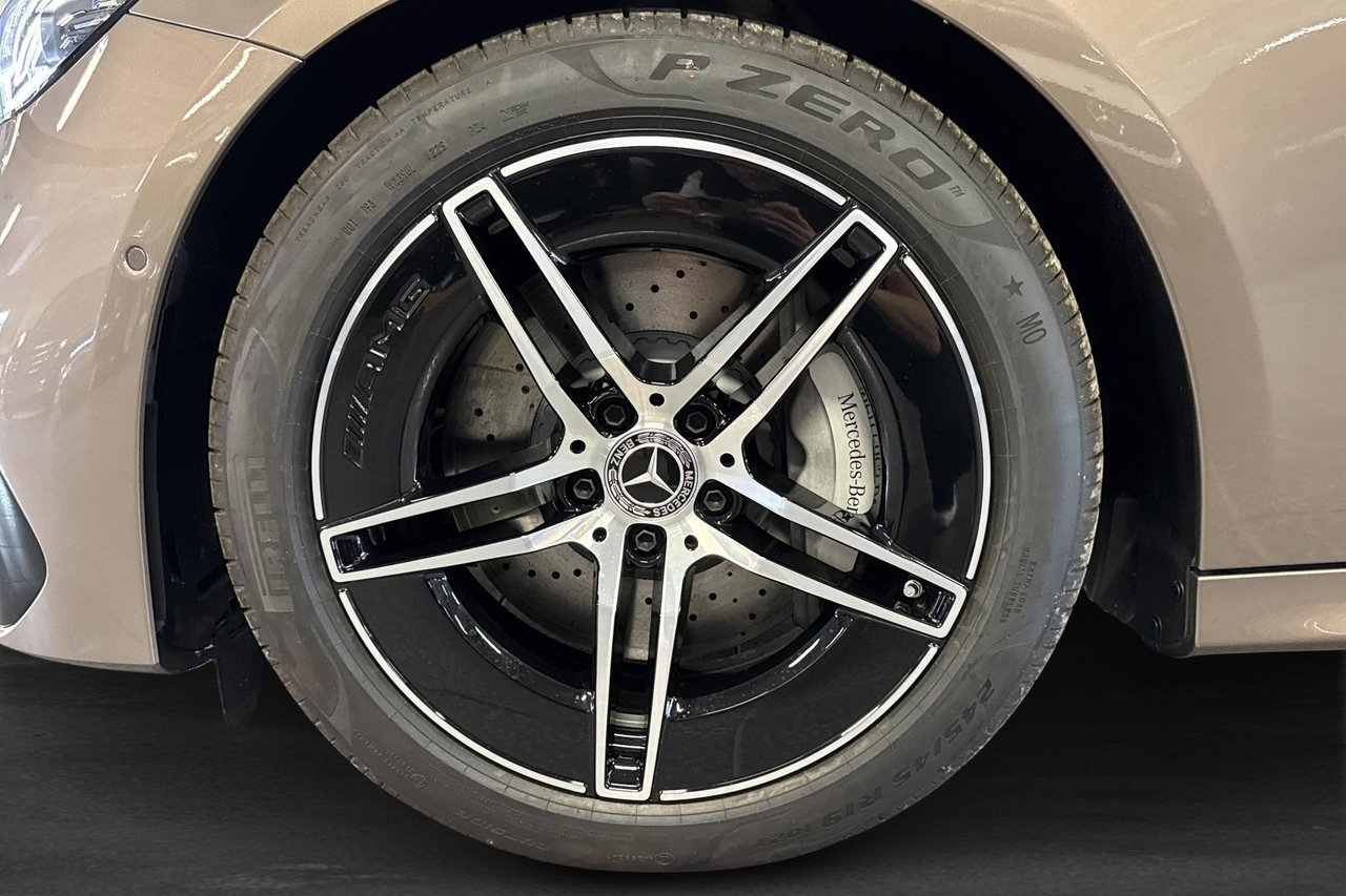 Mercedes-Benz E 300 DE 4M AMG 2026, photo 5/10