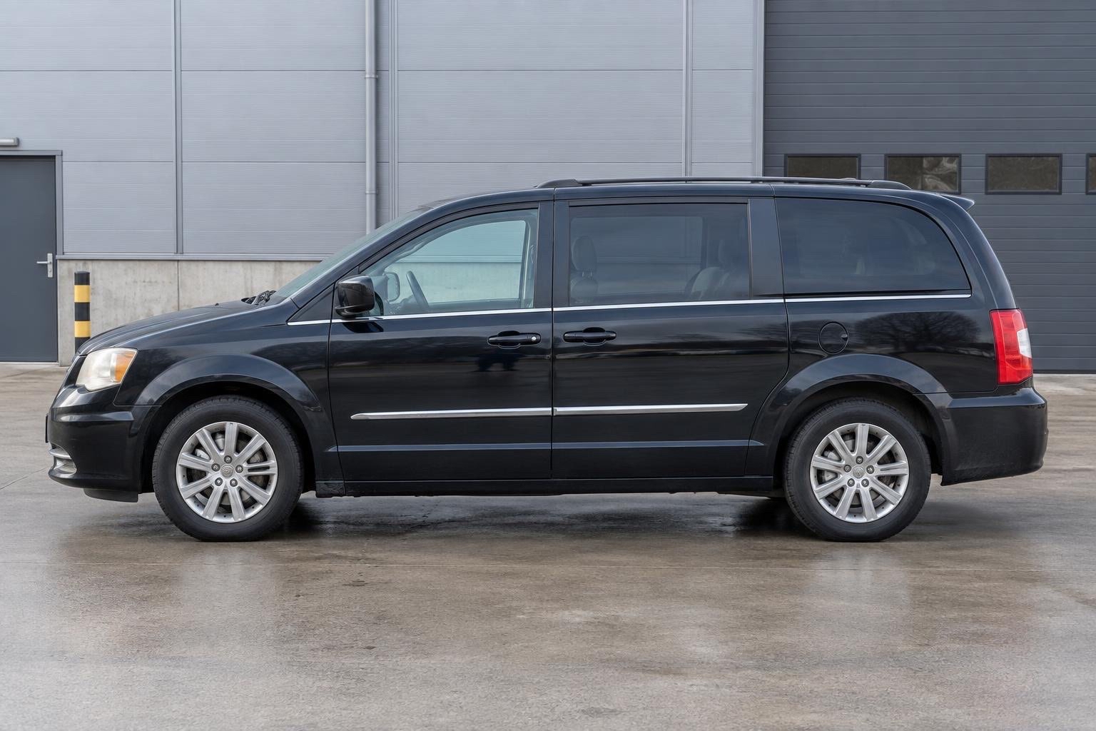 Chrysler Voyager 2011, kuva 3/9