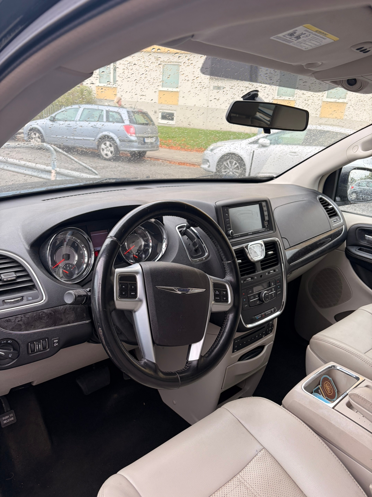 Chrysler Voyager 2011, kuva 7/9