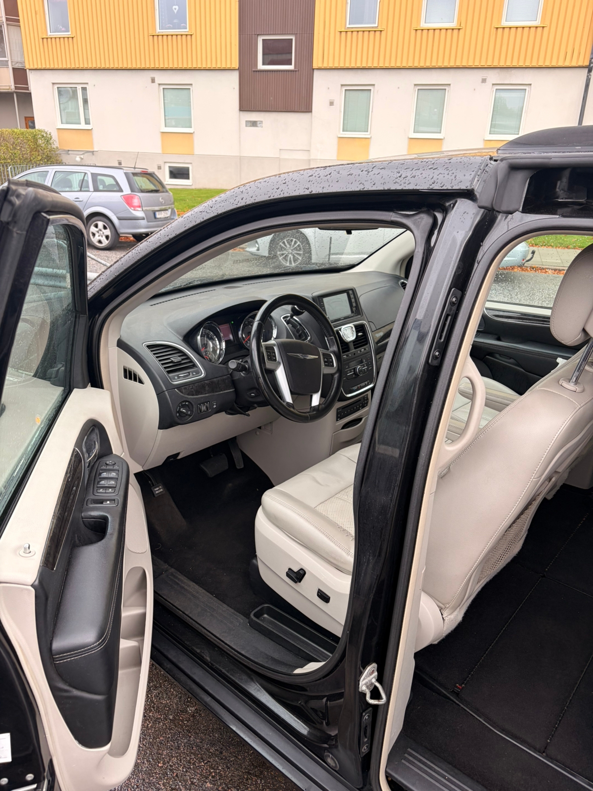Chrysler Voyager 2011, kuva 4/9