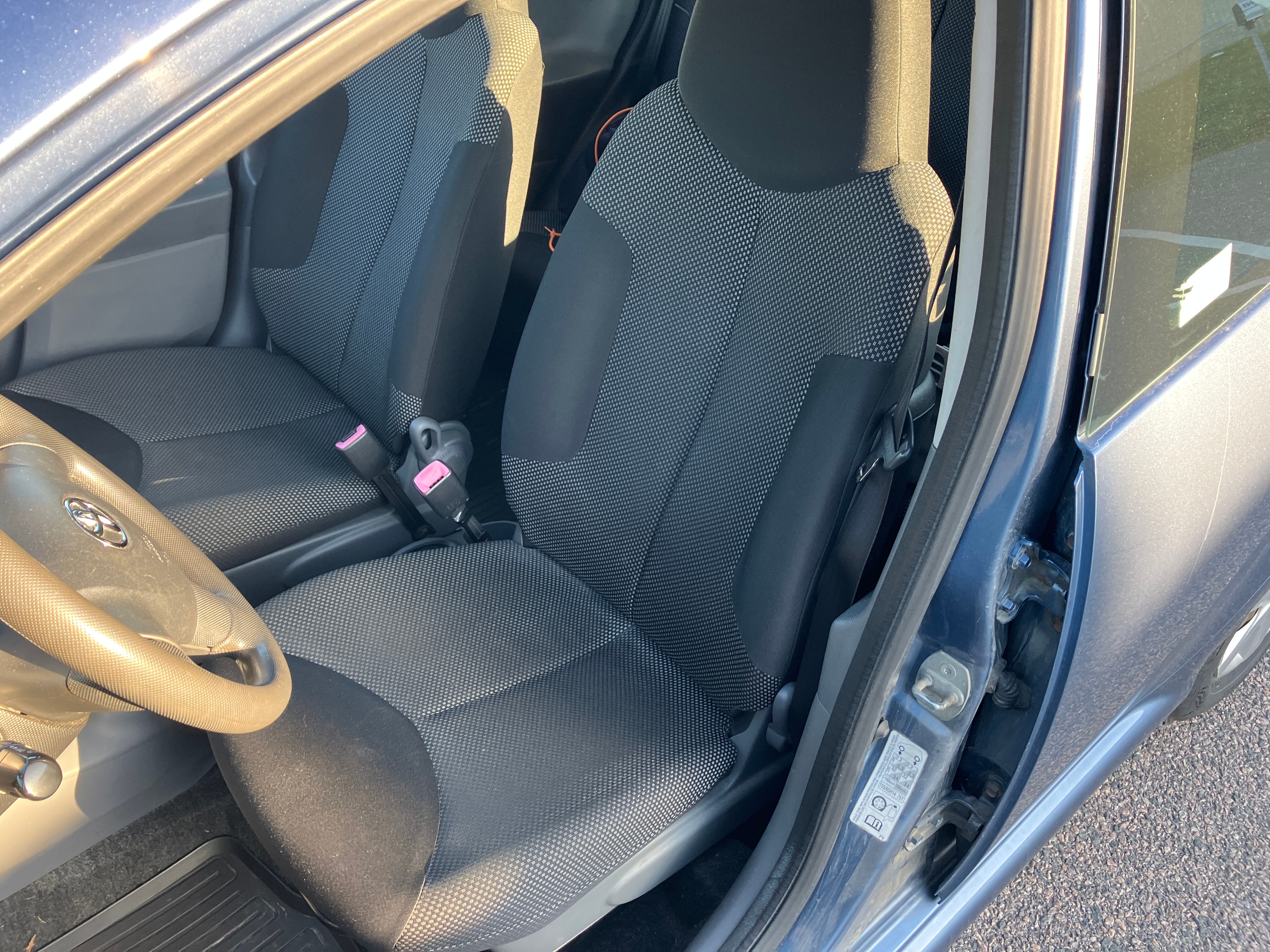 Toyota Aygo 5-dörrar 1.0 VVT-i Manuell 2010, bild 5/10