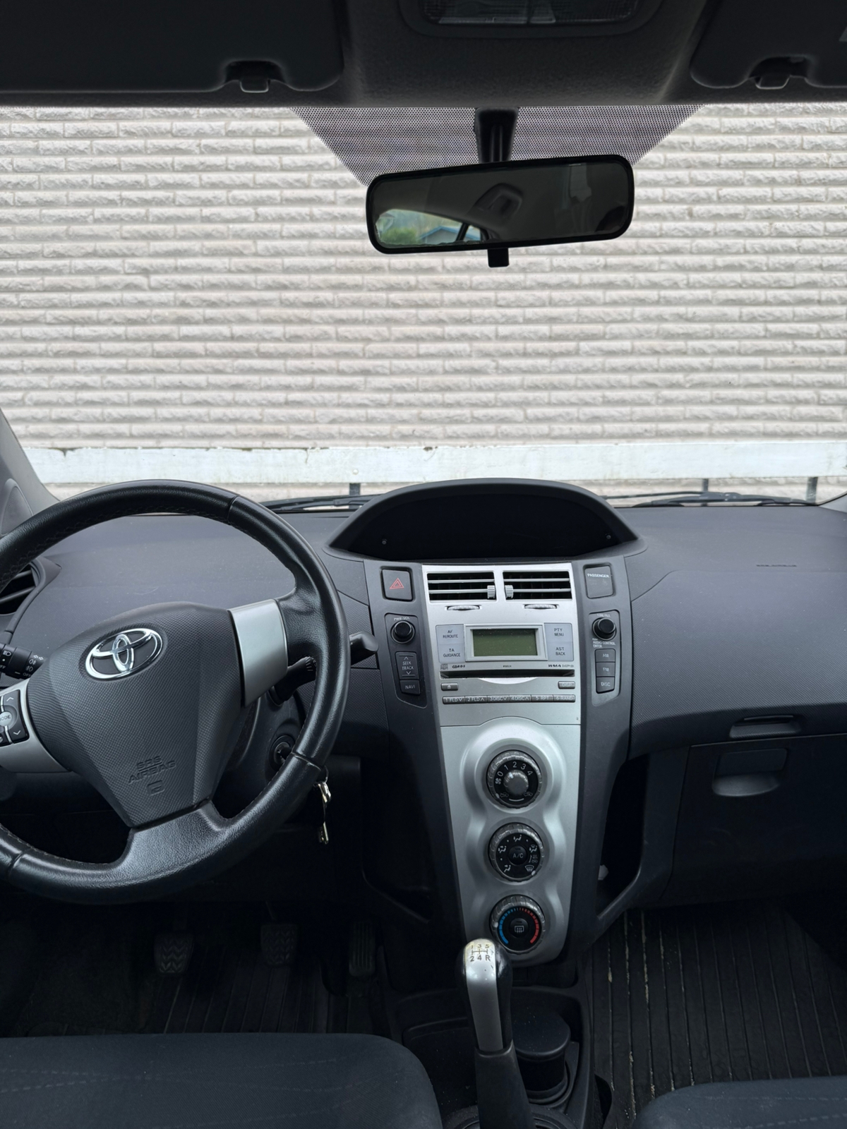 Toyota Yaris 5-dörrar 1.3 VVT-i Manuell 2008, bild 5/5