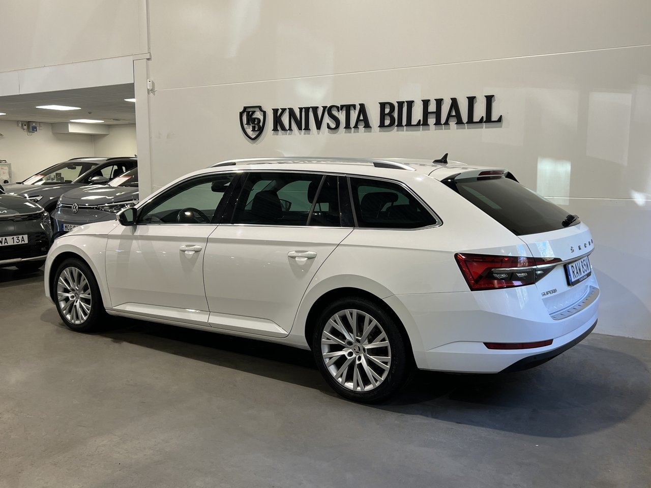 Skoda Superb 2021, bild 2/10