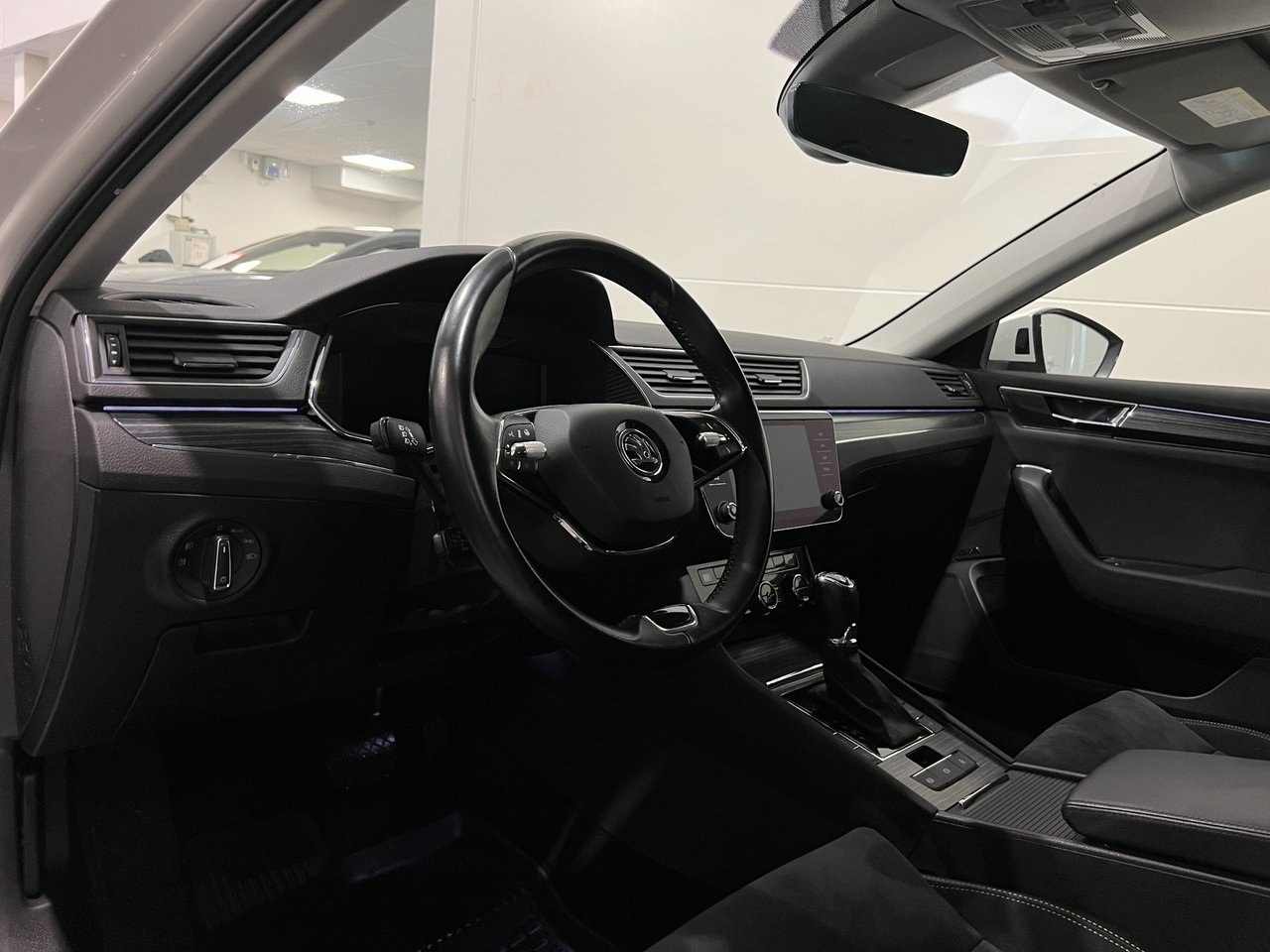 Skoda Superb 2021, bild 6/10