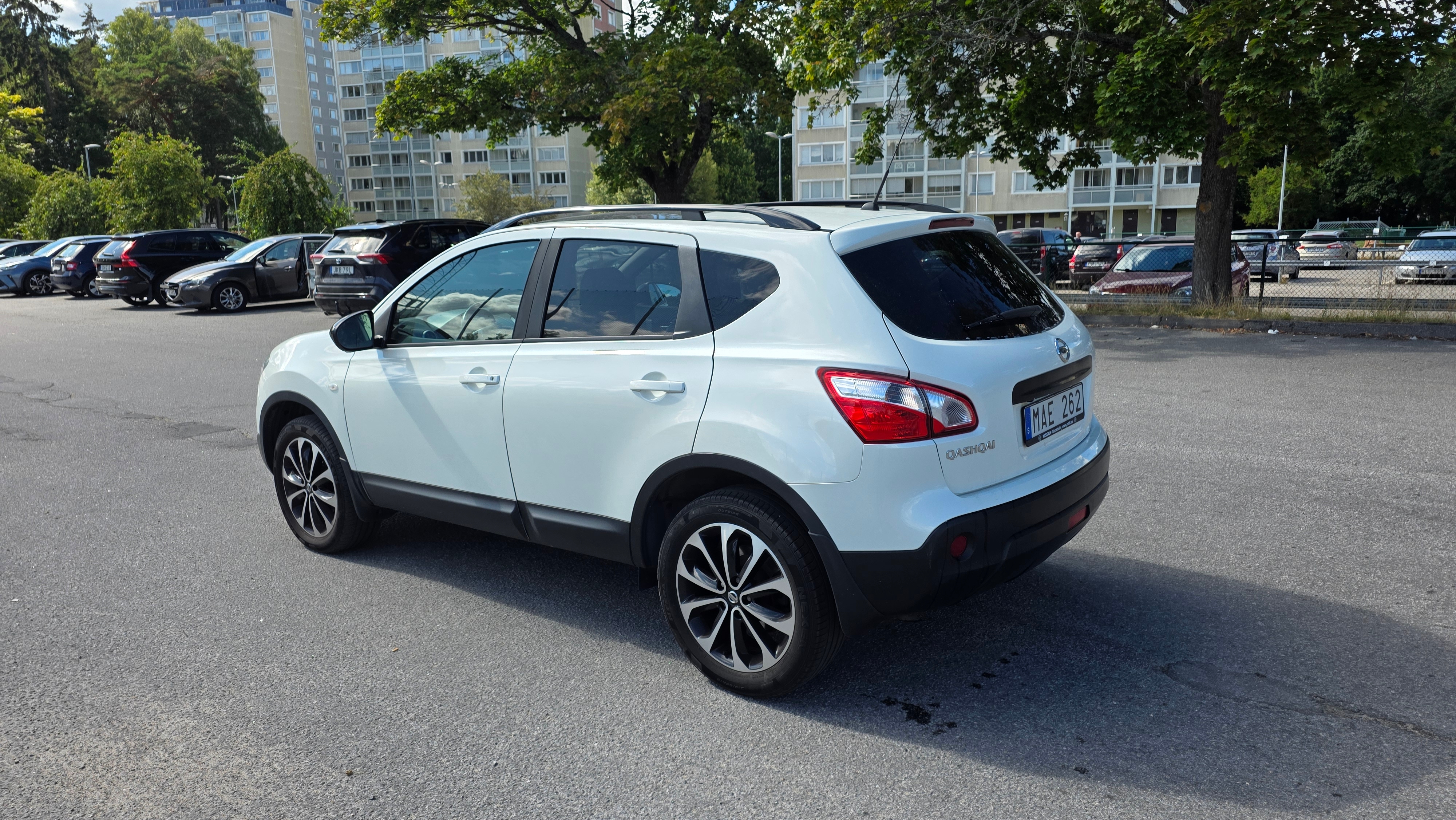 Nissan Qashqai 2.0 CVT 2013, bild 2/6