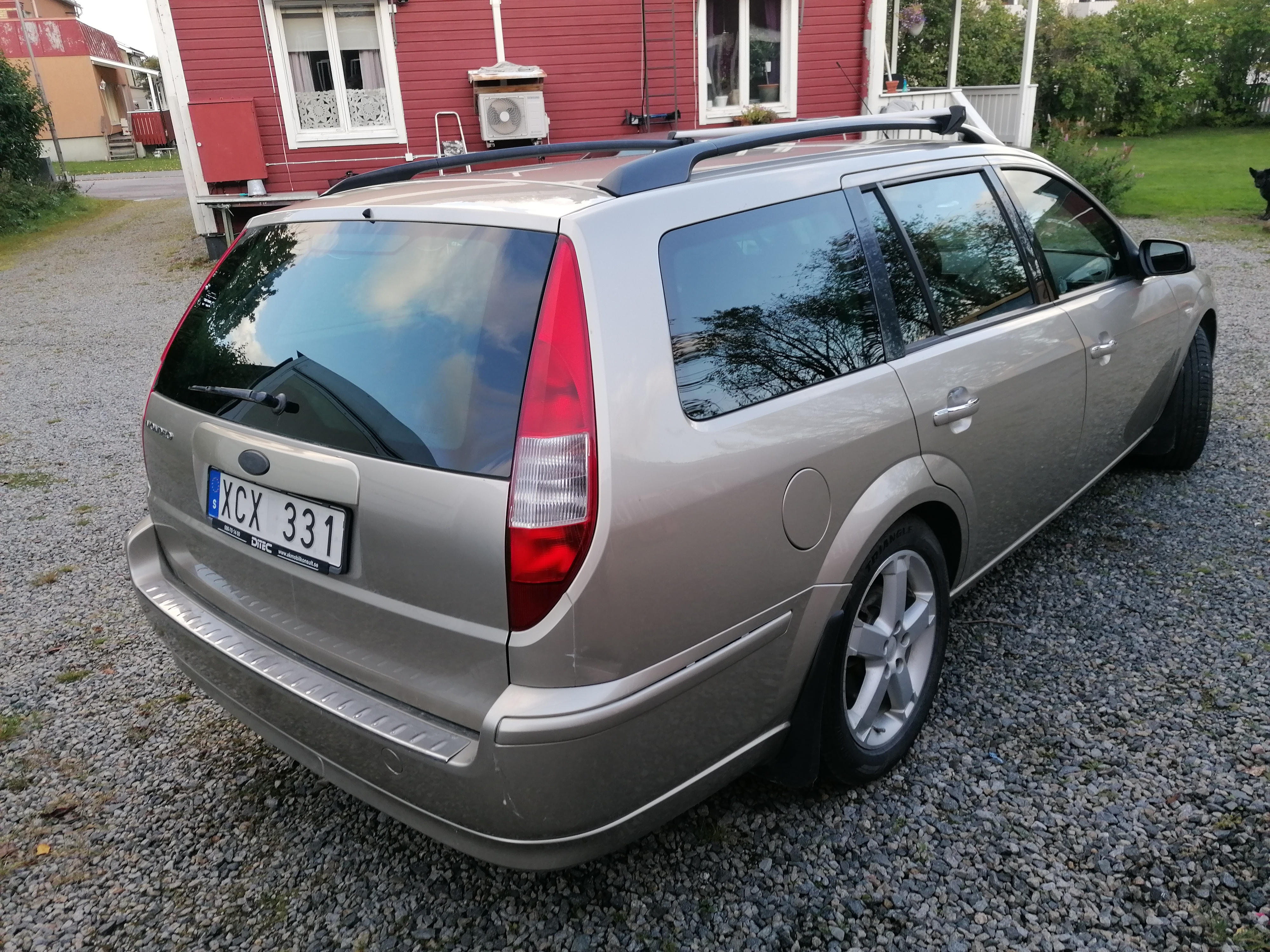 Ford Mondeo Kombi 2.0 Manuell 2006, bild 2/7