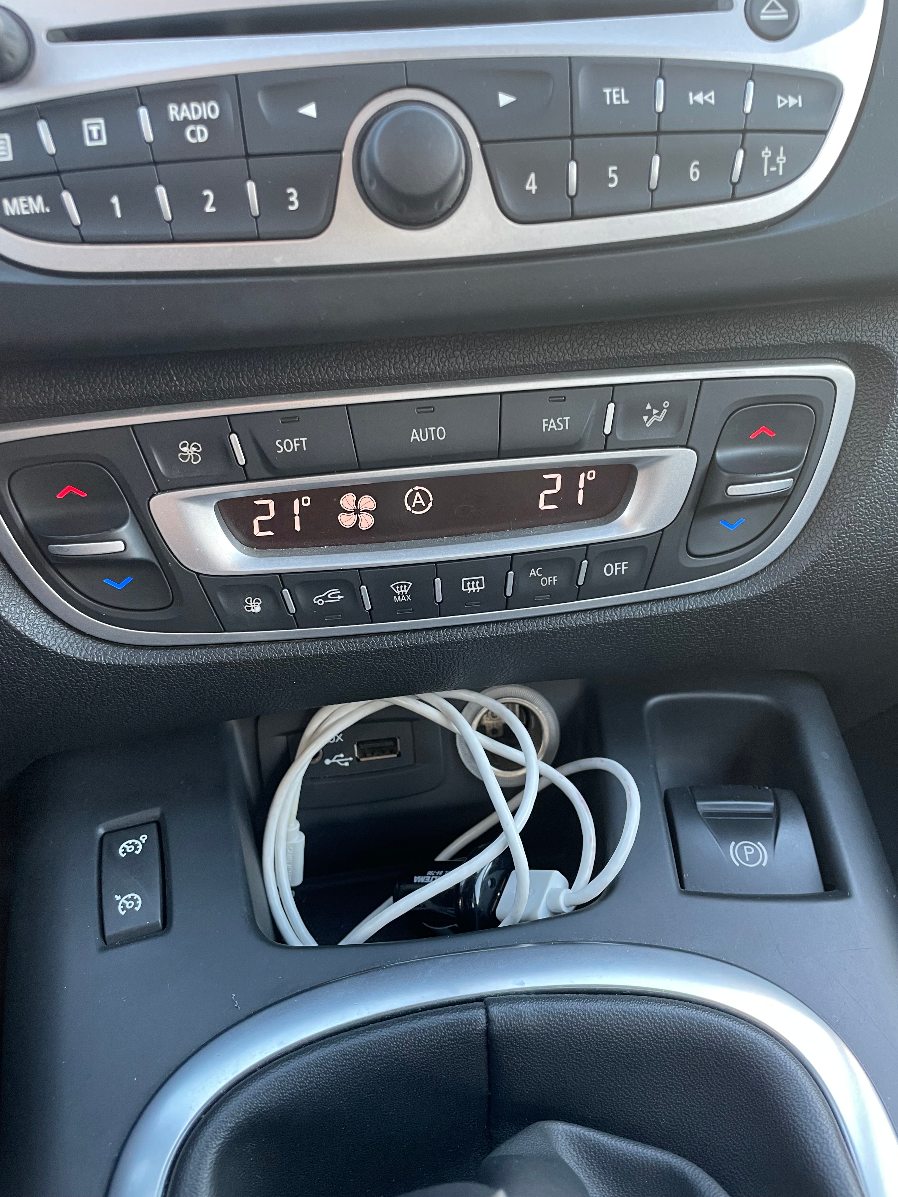 Renault Scenic III 1.5 dCi Manuell 2011, kuva 7/10