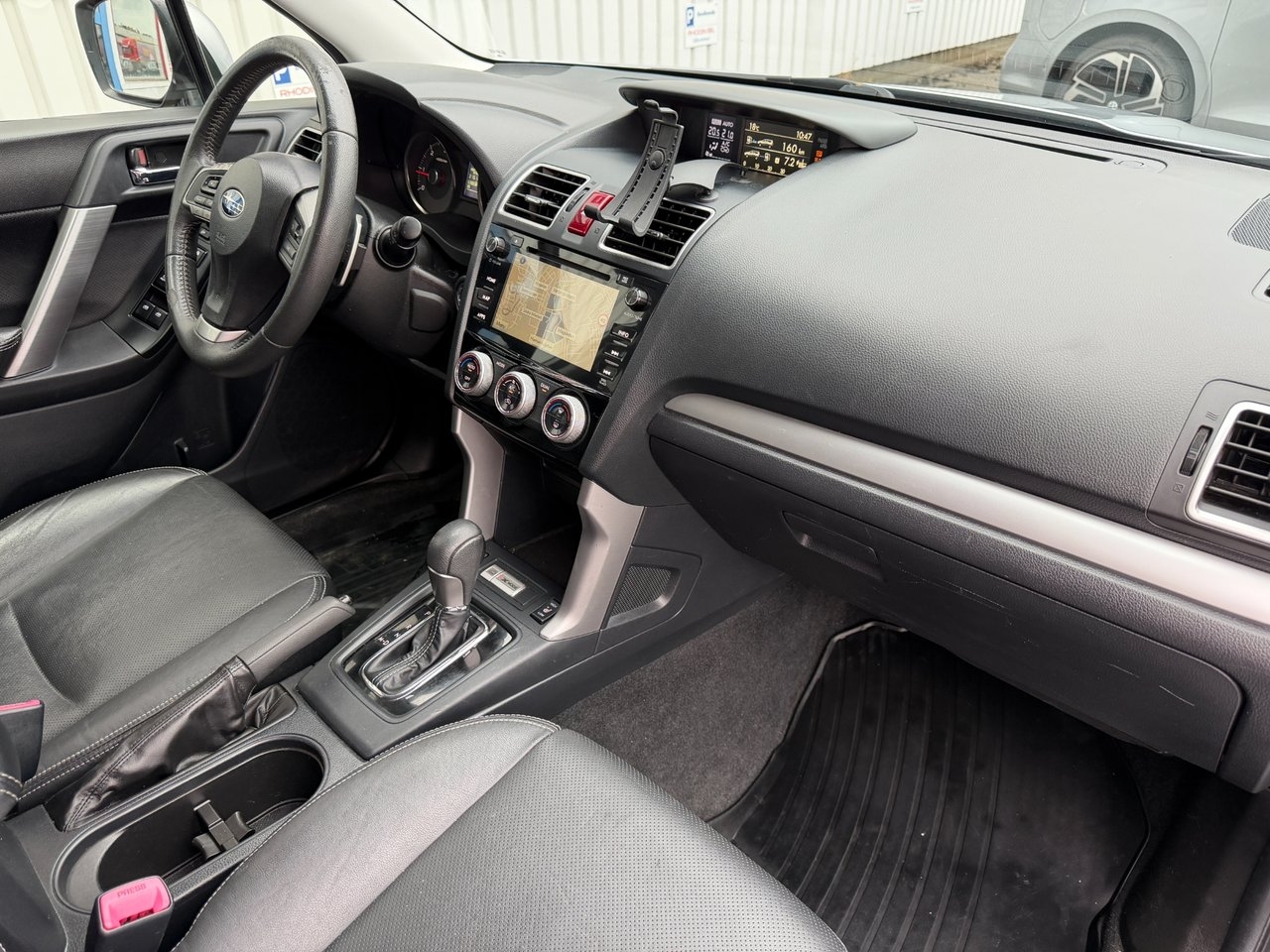 Subaru Forester 2.0 4WD Automat Skinn 2015, bild 2/10