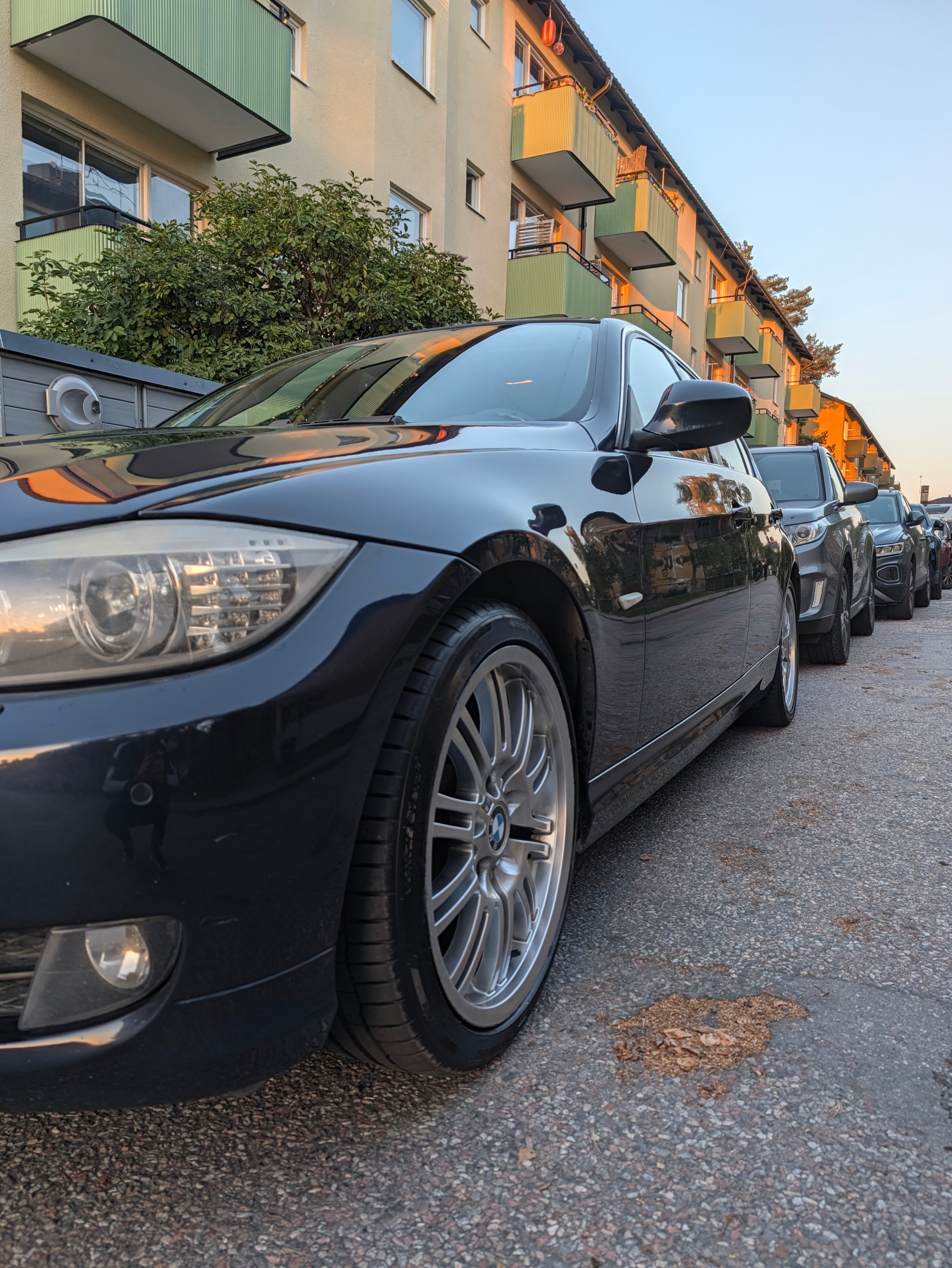 BMW 325 i Sedan Manuell 2009, bild 2/8