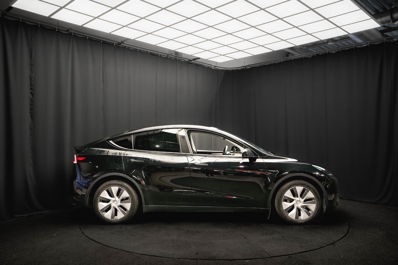 Tesla Model Y Long Range AWD DRAG PANO 2024, bild 6/10