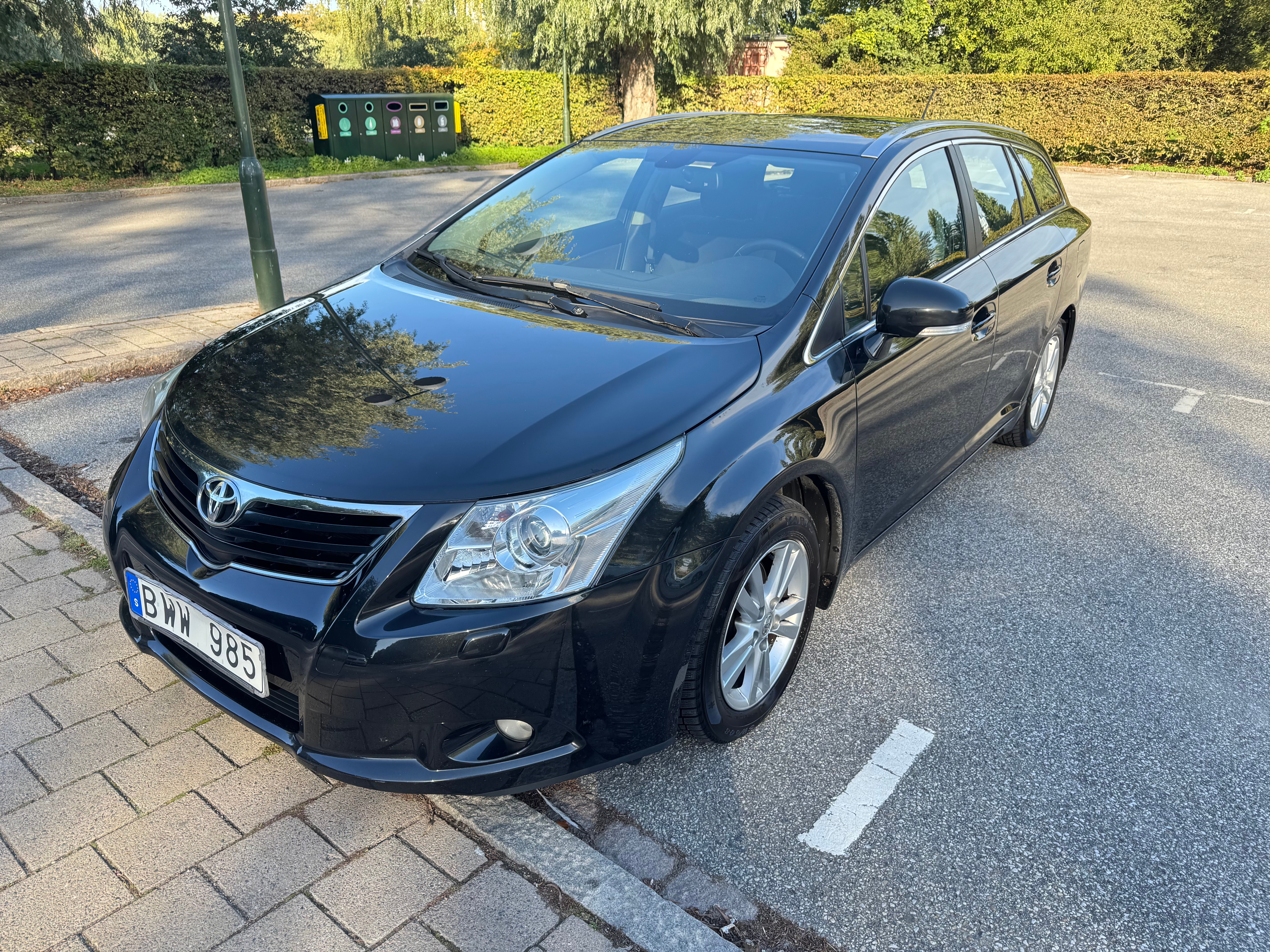 Toyota Avensis Kombi 2.0 Manuell 2010, bild 2/10