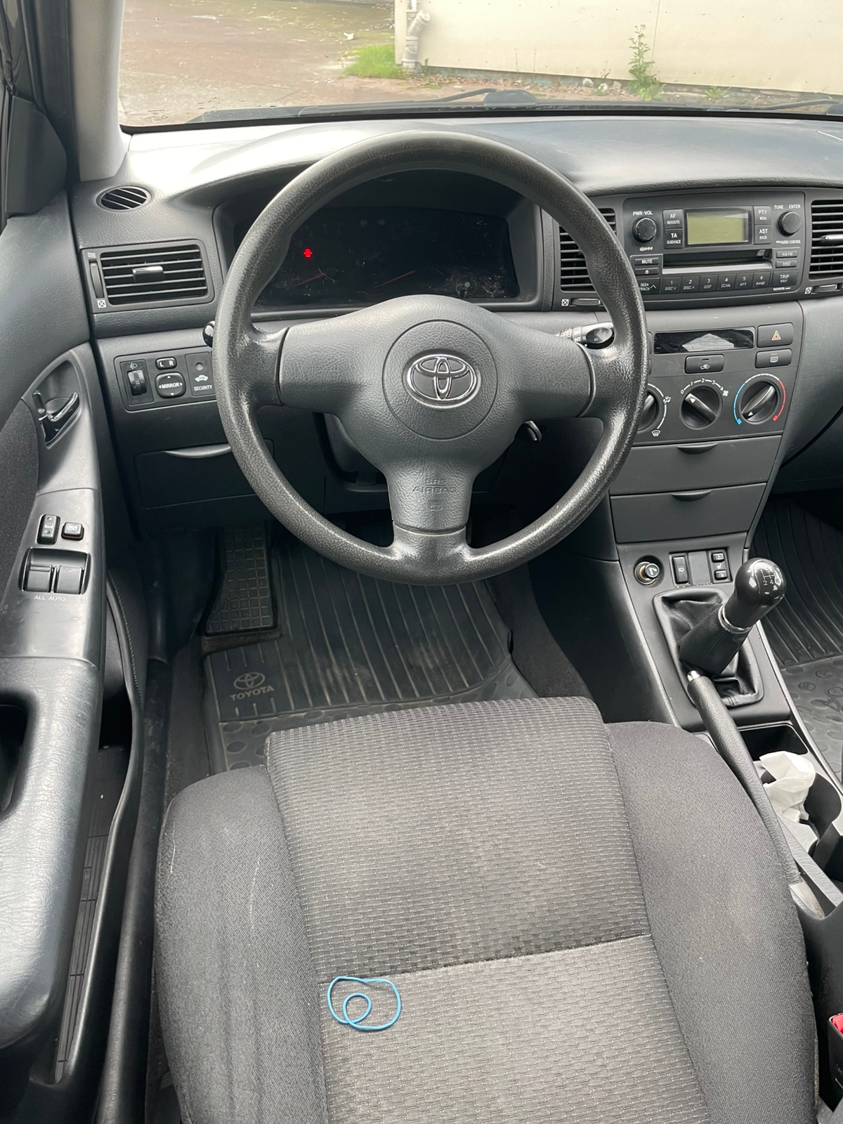 Toyota Corolla Kombi 1.6 VVT-i Manuell 2005, bild 6/10