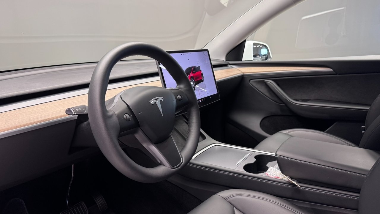 Tesla Model Y 2024, bild 7/10
