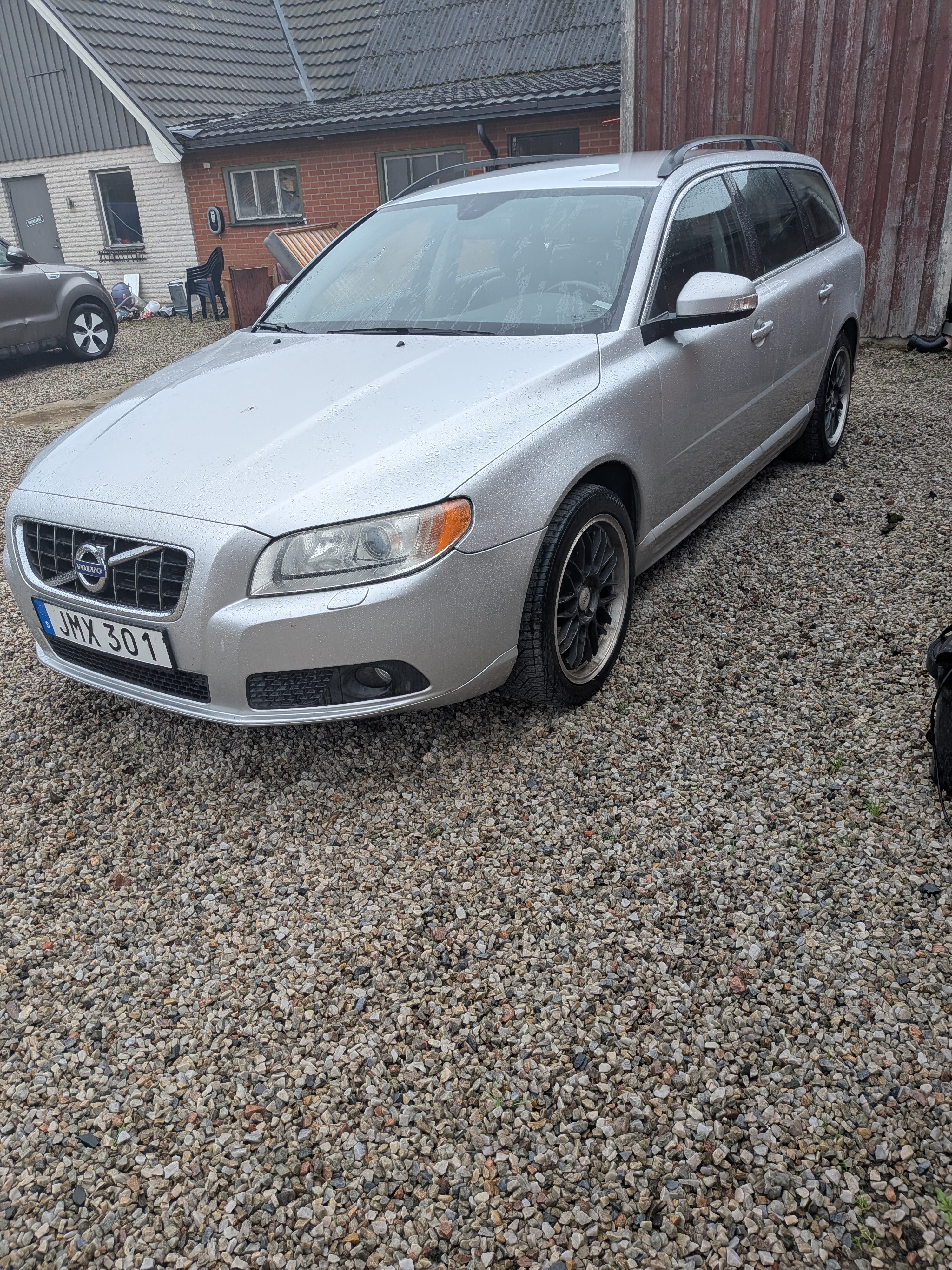 Volvo V70 2.4D Manuell 2010, bild 2/3