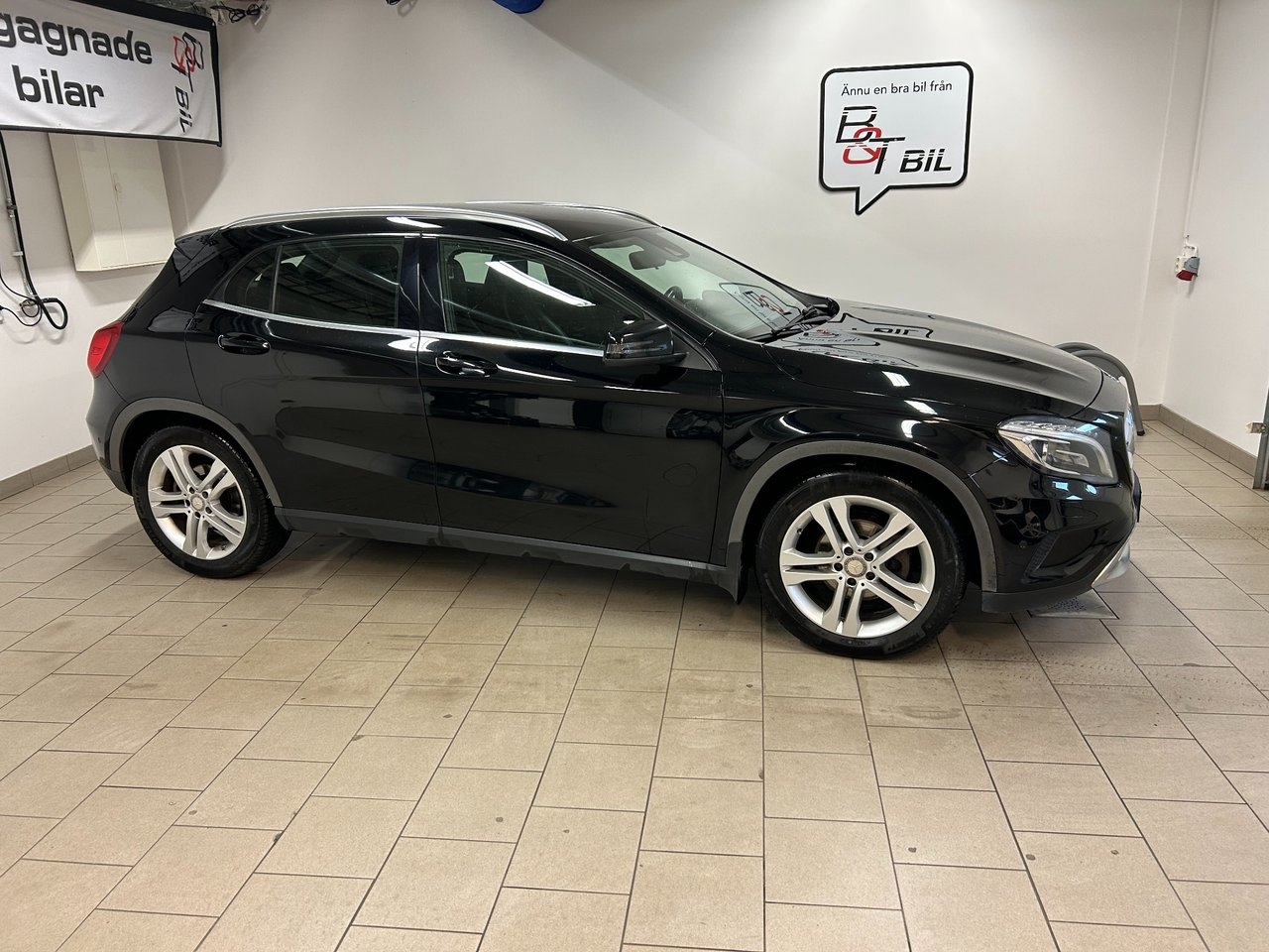 Mercedes-Benz GLA 2016, photo 2/10