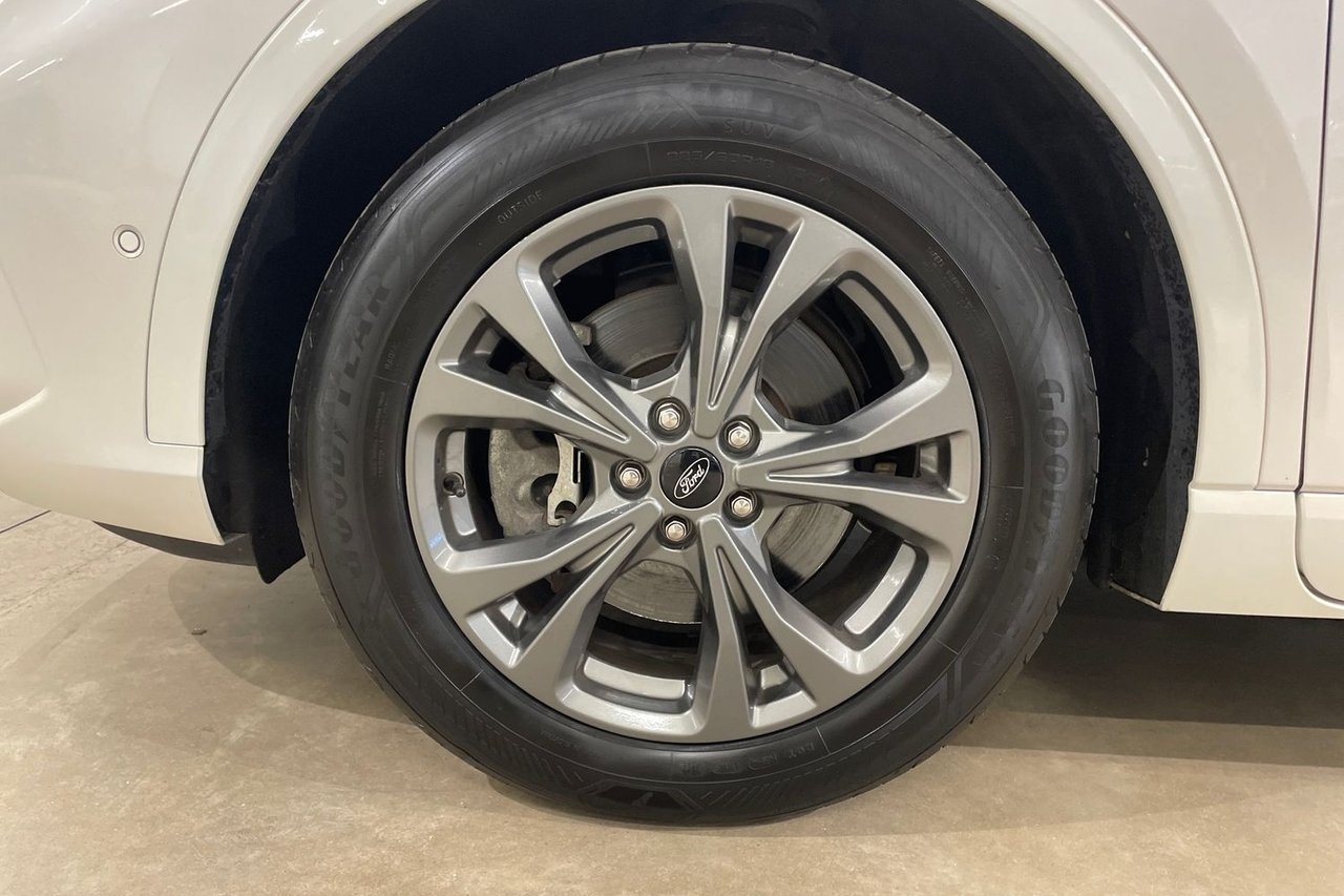 Ford Kuga Plug-In Hybrid ST-Line / B-Kam 2020, kuva 6/10