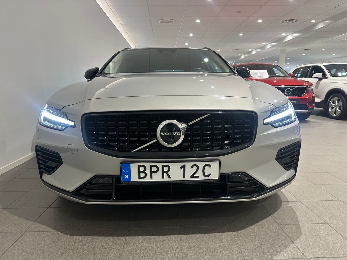 Volvo V60 T6 Plus Dark Nordic Edition 2025, kuva 3/10