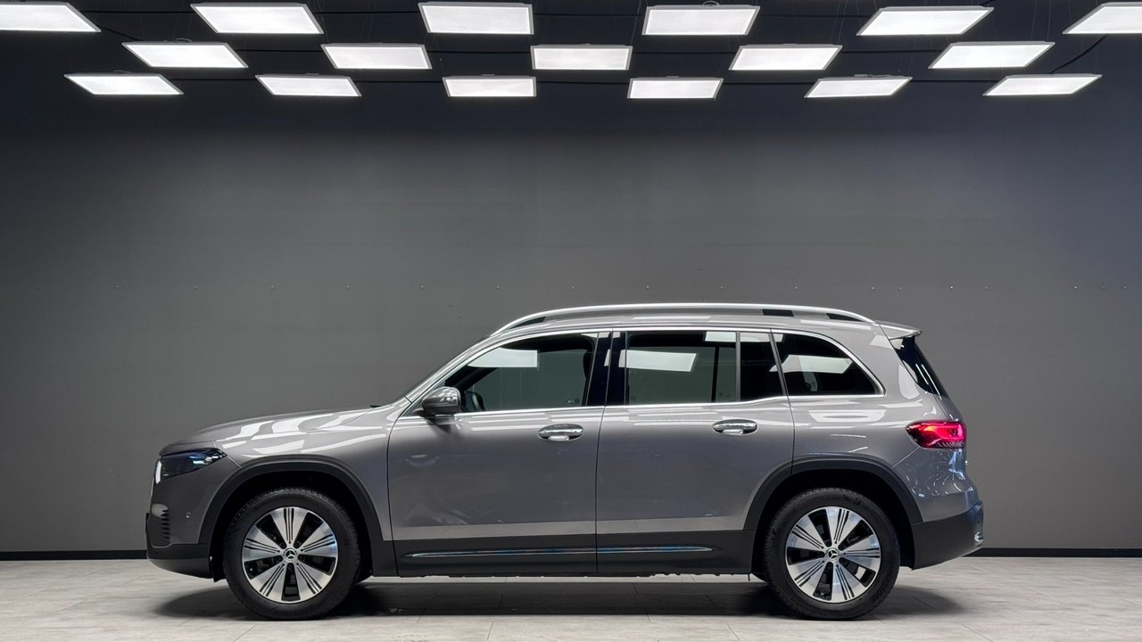 Mercedes-Benz EQB 2023, photo 6/10