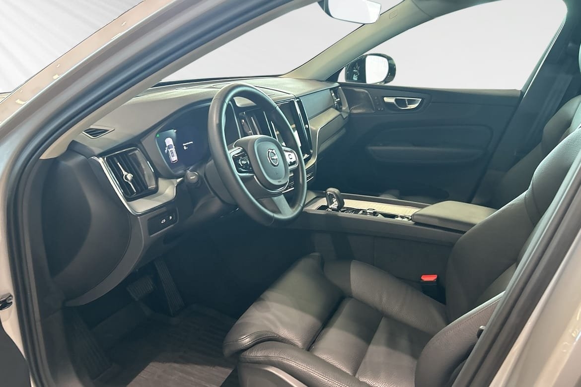 Volvo XC60 2025, photo 7/10