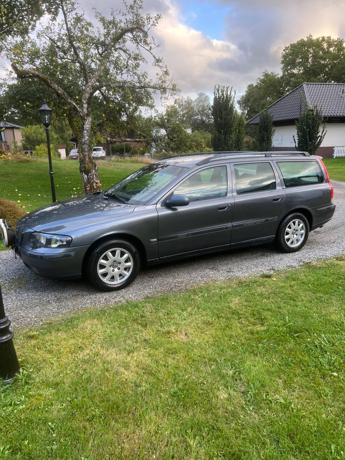 Volvo V70 2.4 Manuell 2003, bild 2/5