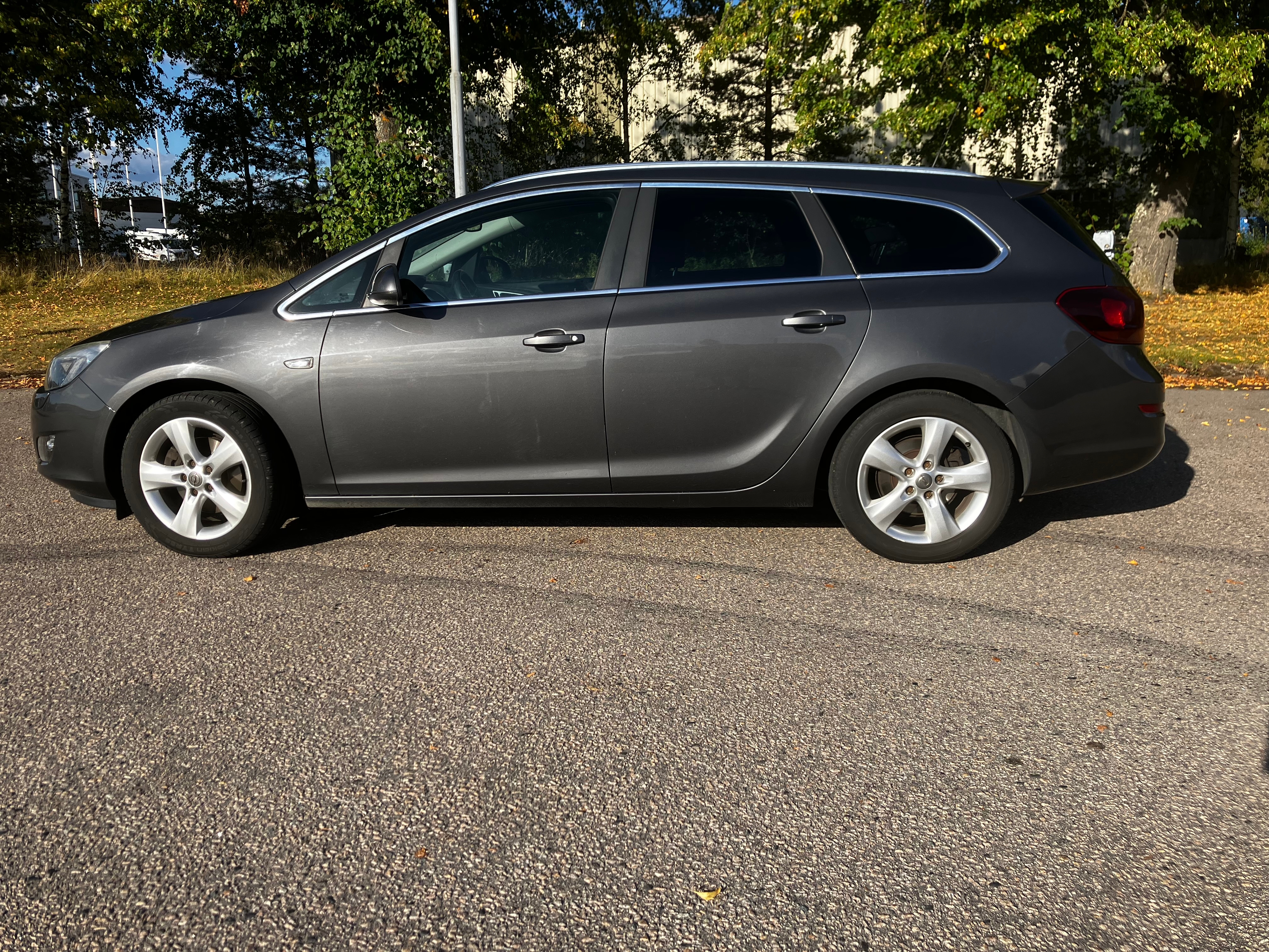 Opel Astra 2012, bild 2/10