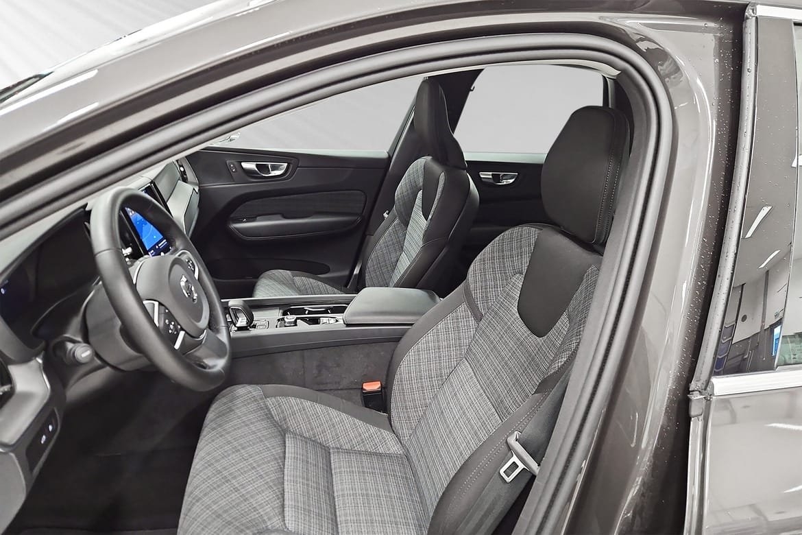 Volvo XC60 T6 Core Nordic Edition 2025, photo 7/10