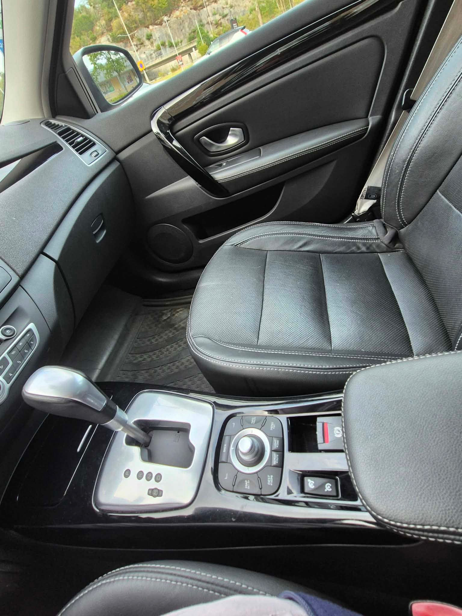 Renault Laguna 2011, bild 5/8