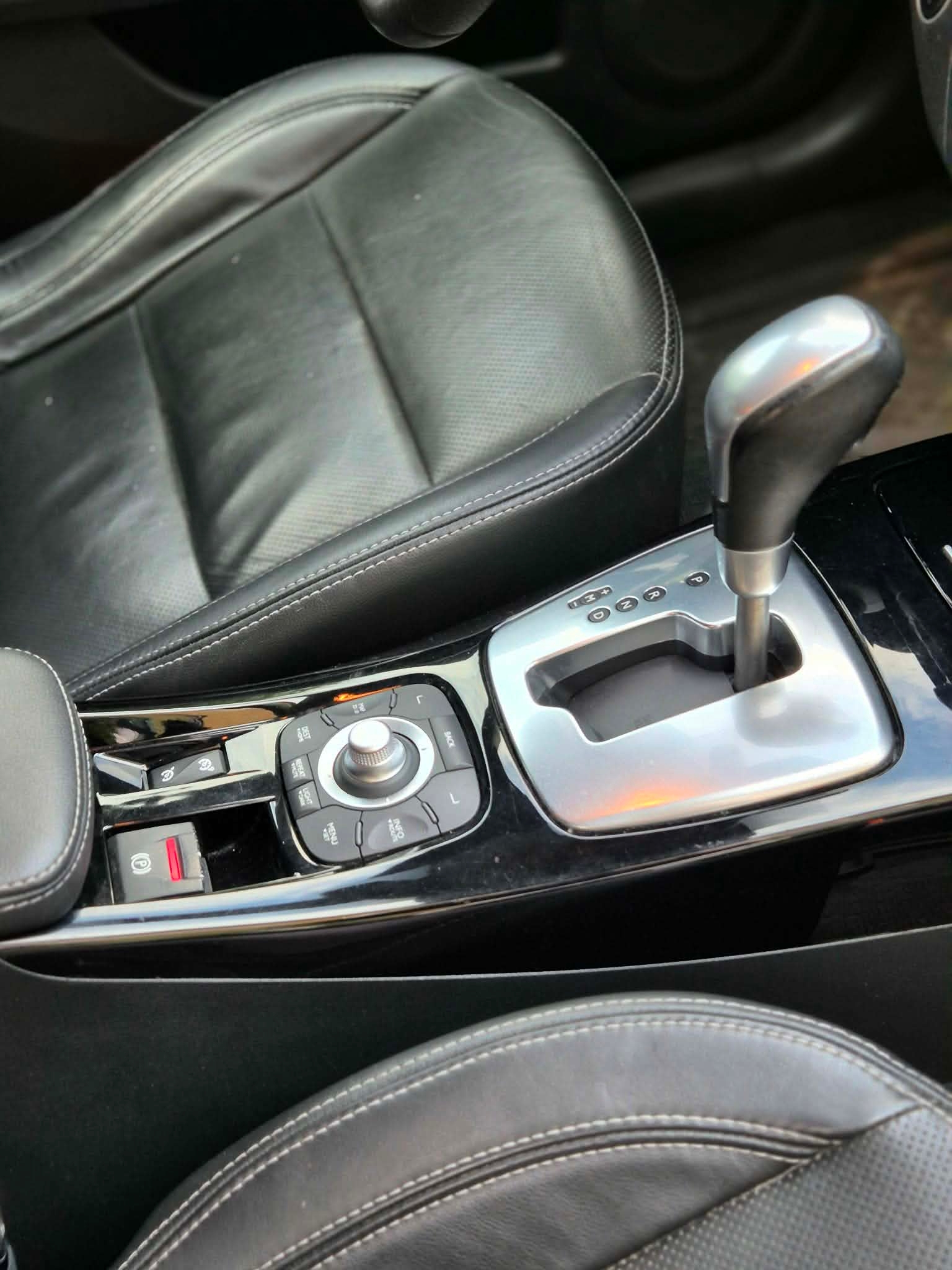 Renault Laguna 2011, bild 6/8