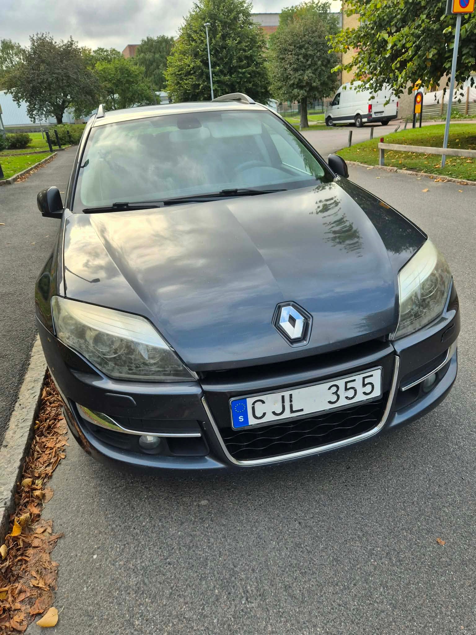Renault Laguna 2011, bild 2/8