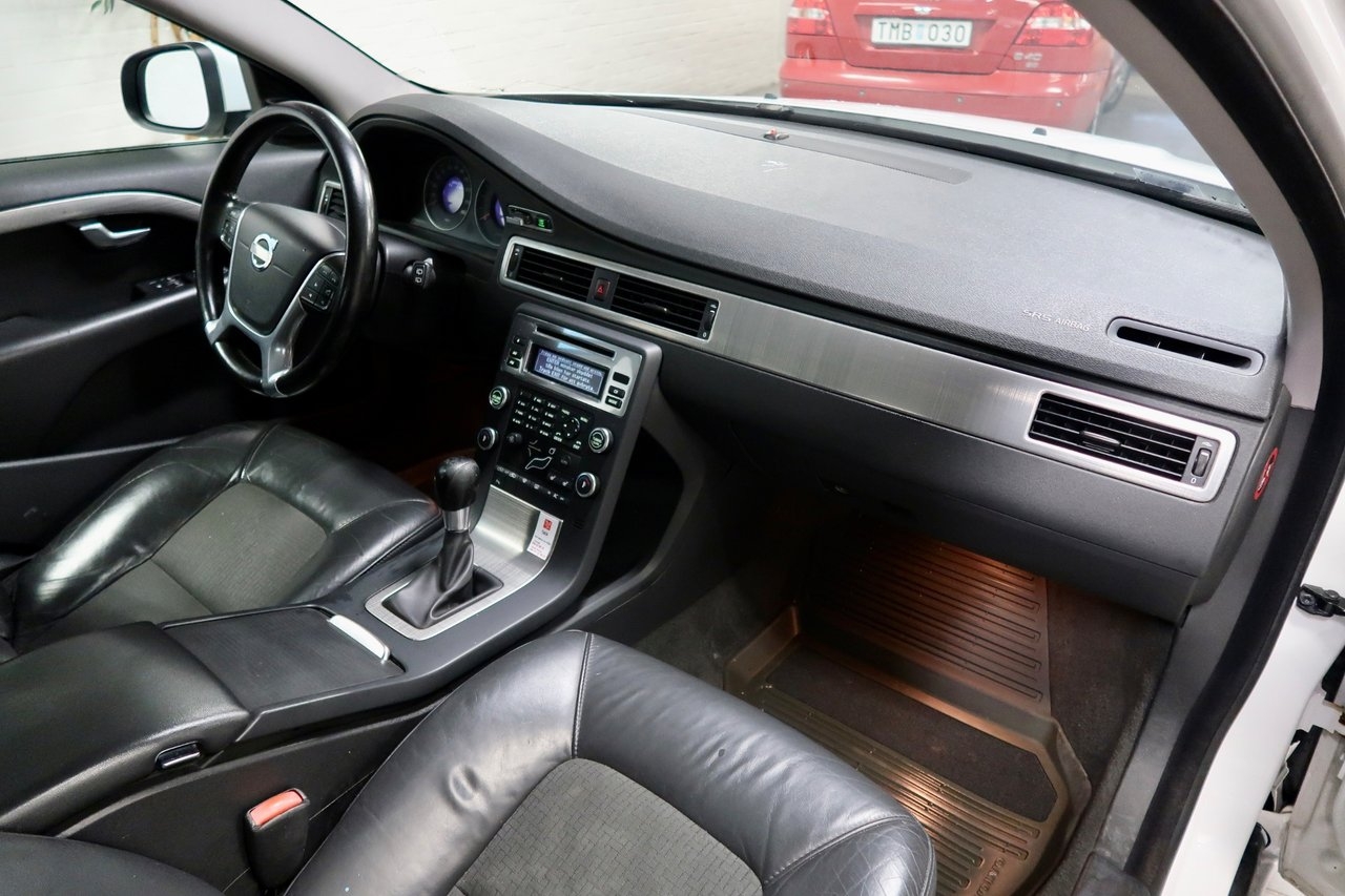 Volvo V70 2.4D Momentum 2010, bild 6/7