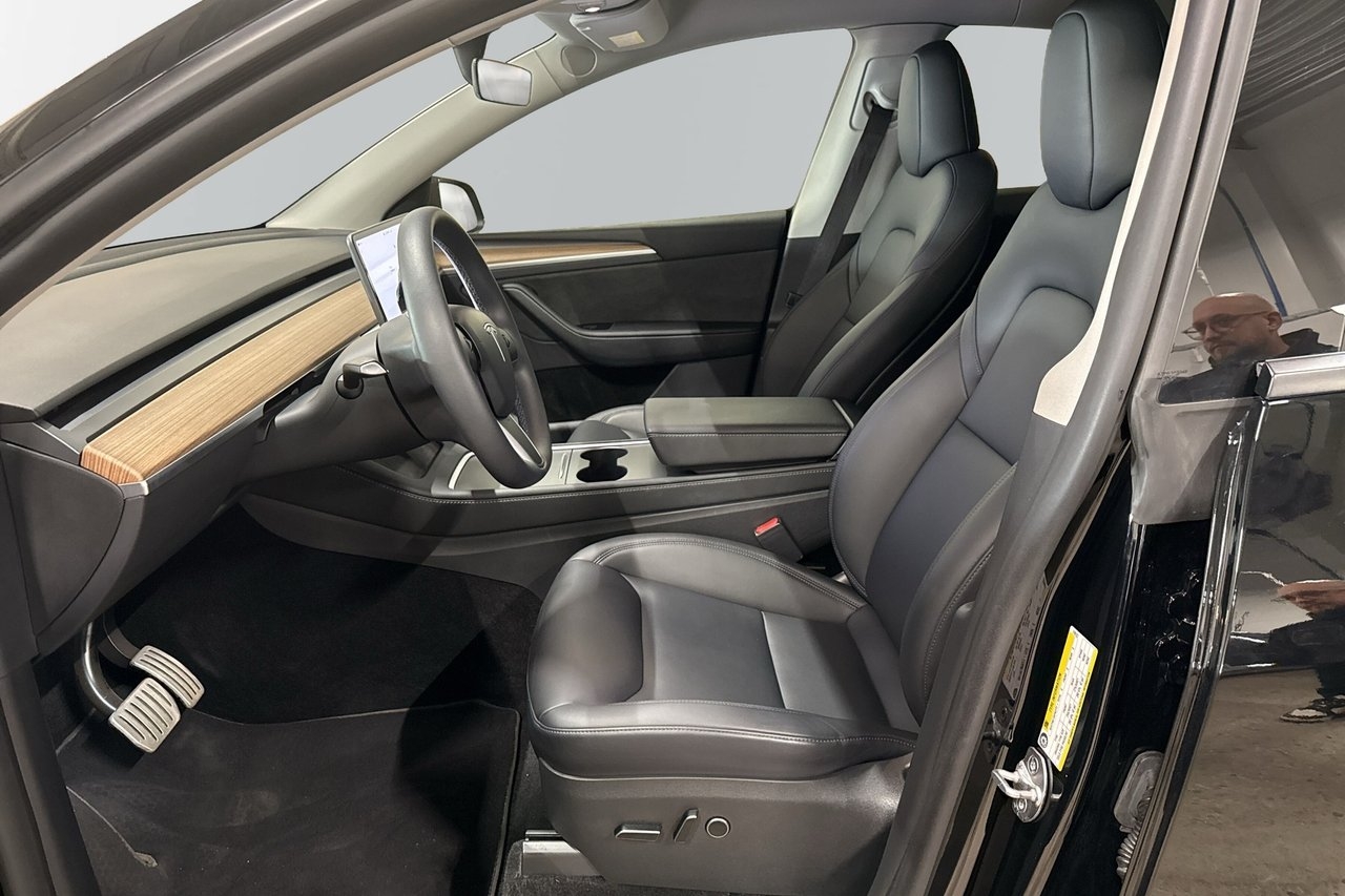 Tesla Model Y 2023, bild 5/6