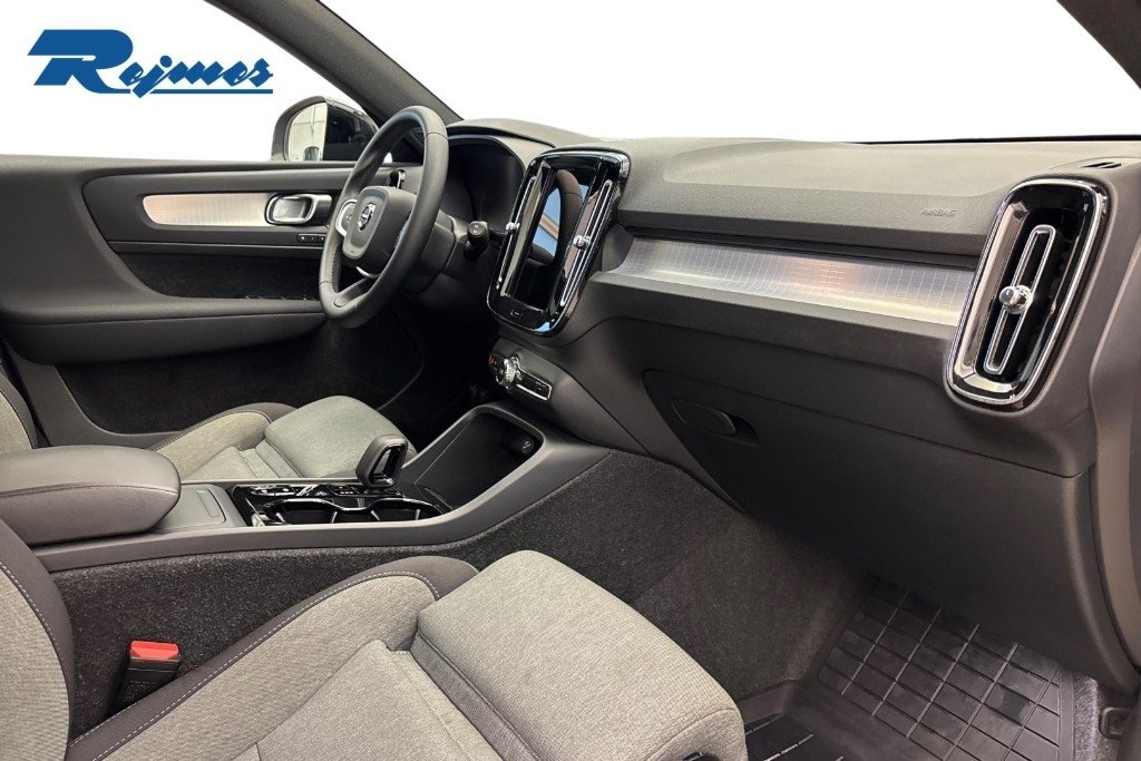 Volvo XC40 B3 FWD Bensin Plus Dark 2026, bild 5/10
