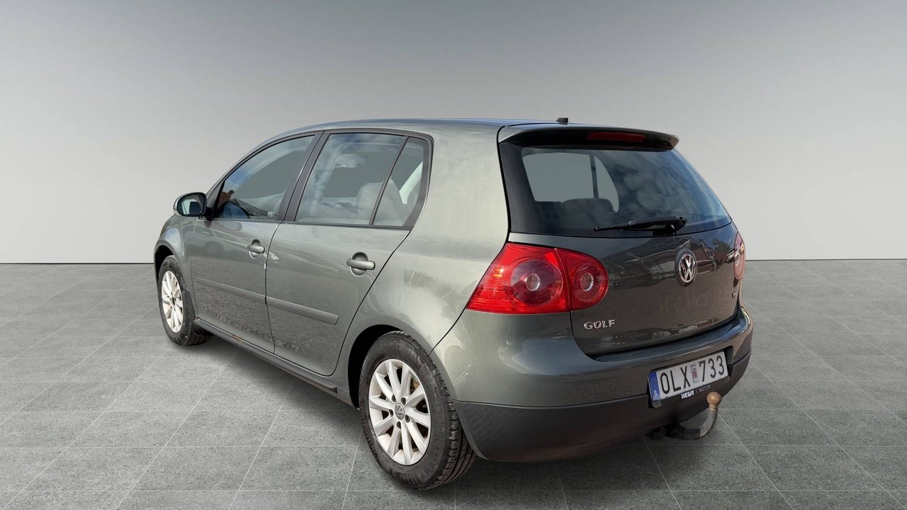 Volkswagen Golf 5-dörrar 1.6 Manuell 2007, bild 2/9